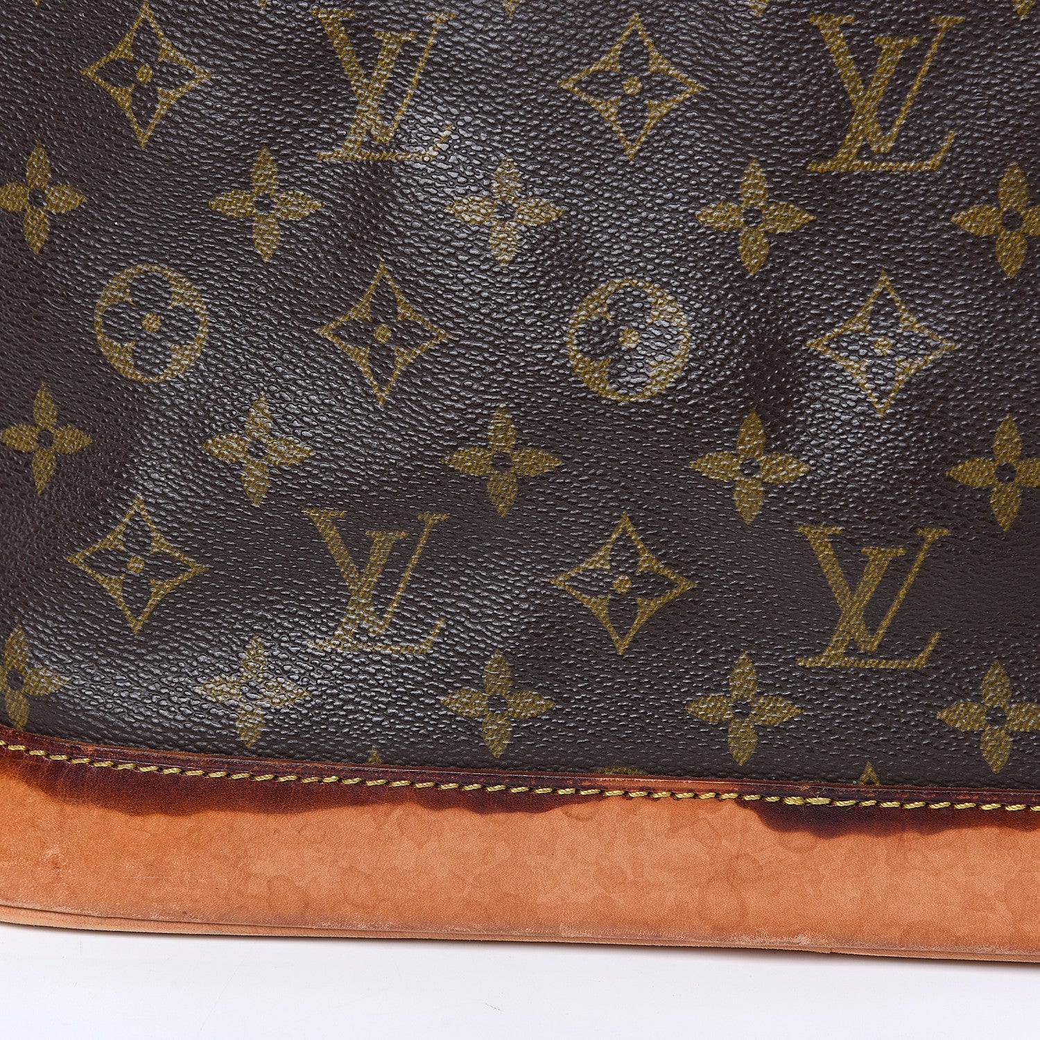 Louis Vuitton Monogram Alma PM 12 of 16