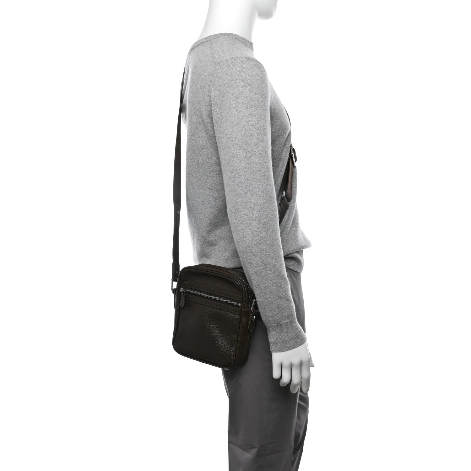 Louis Vuitton Taiga Dimitri Grizzli 2 of 13