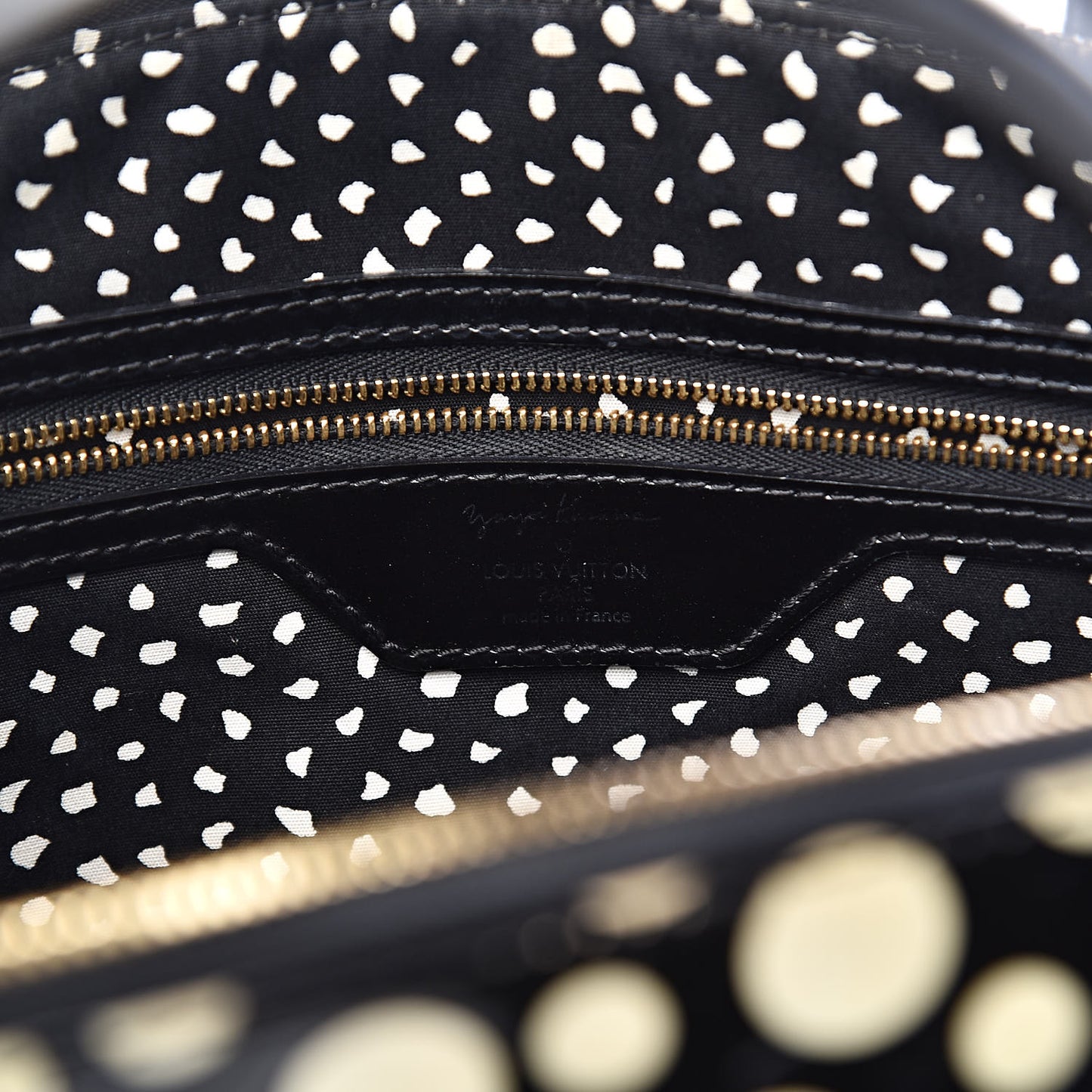 Vernis Kusama Infinity Dots Lockit MM Black