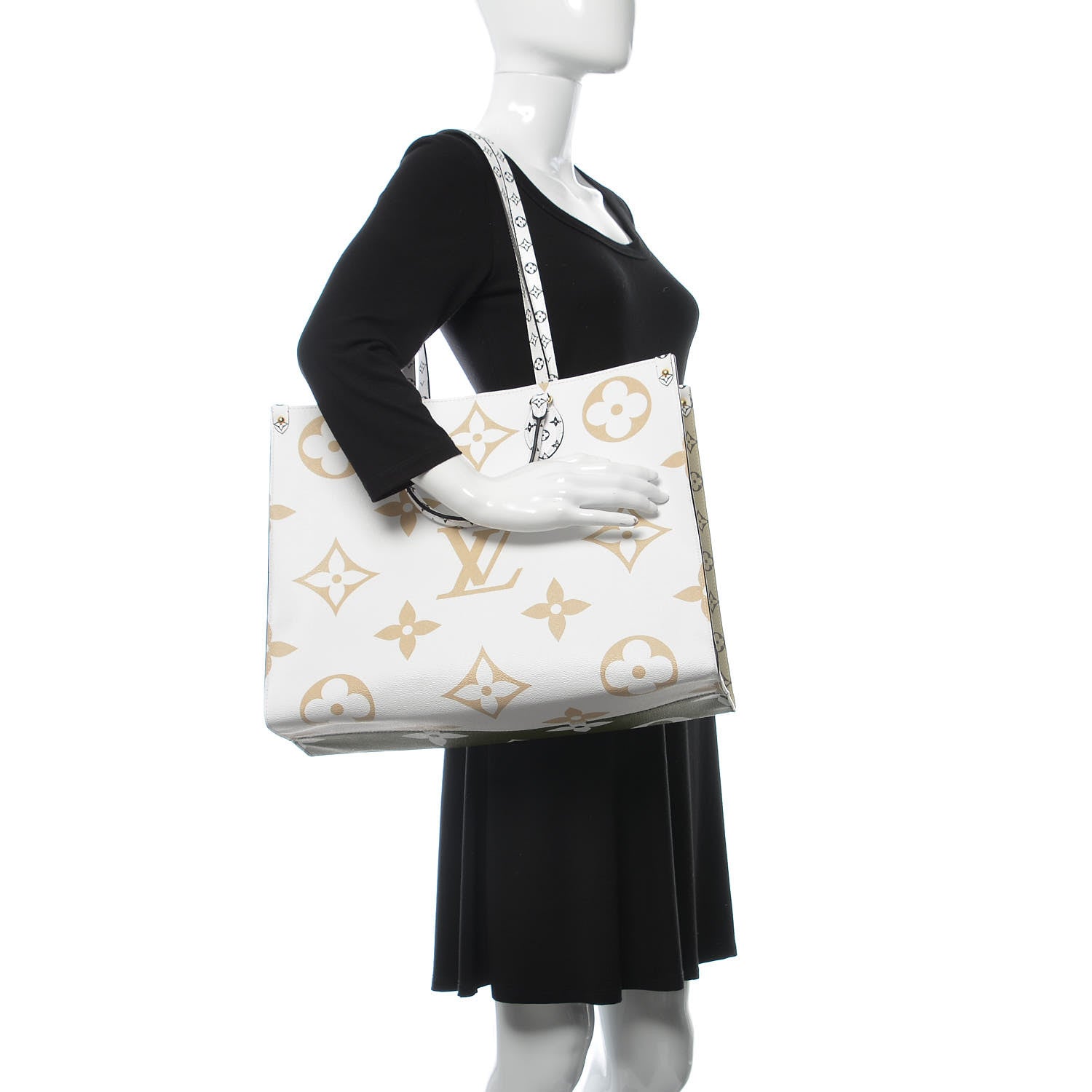 Louis Vuitton Monogram Giant Onthego GM Kaki Beige 2 of 9