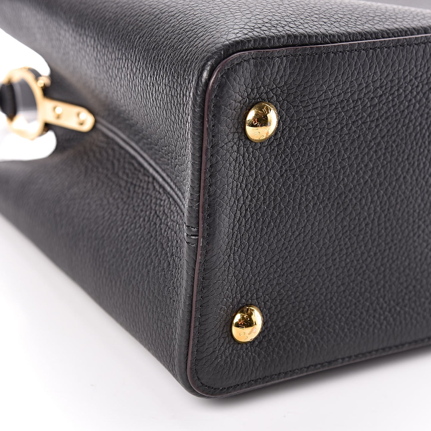Taurillon Capucines MM Black