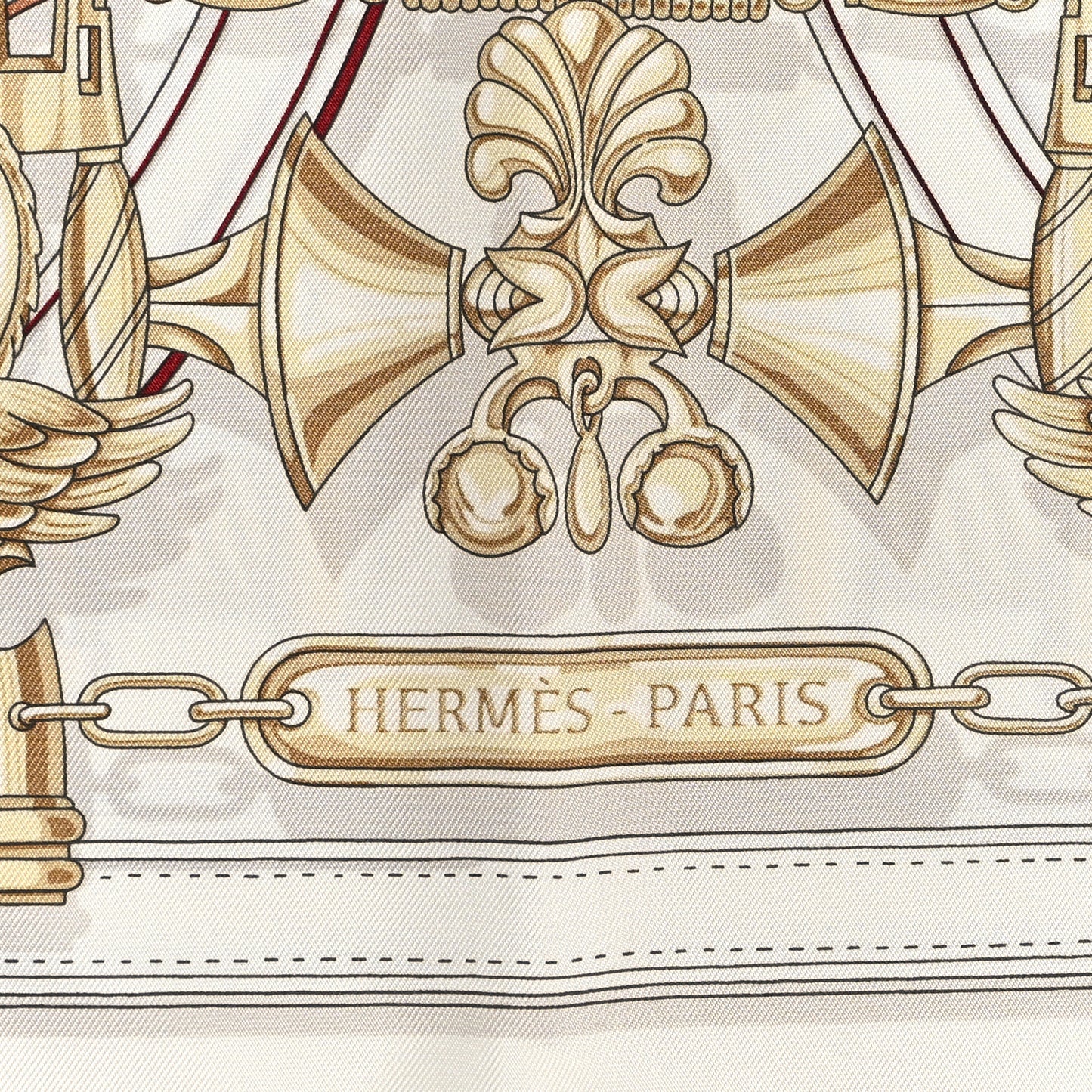 Silk Harnais Legendaire Scarf 90 White Gris Perle Rouge H