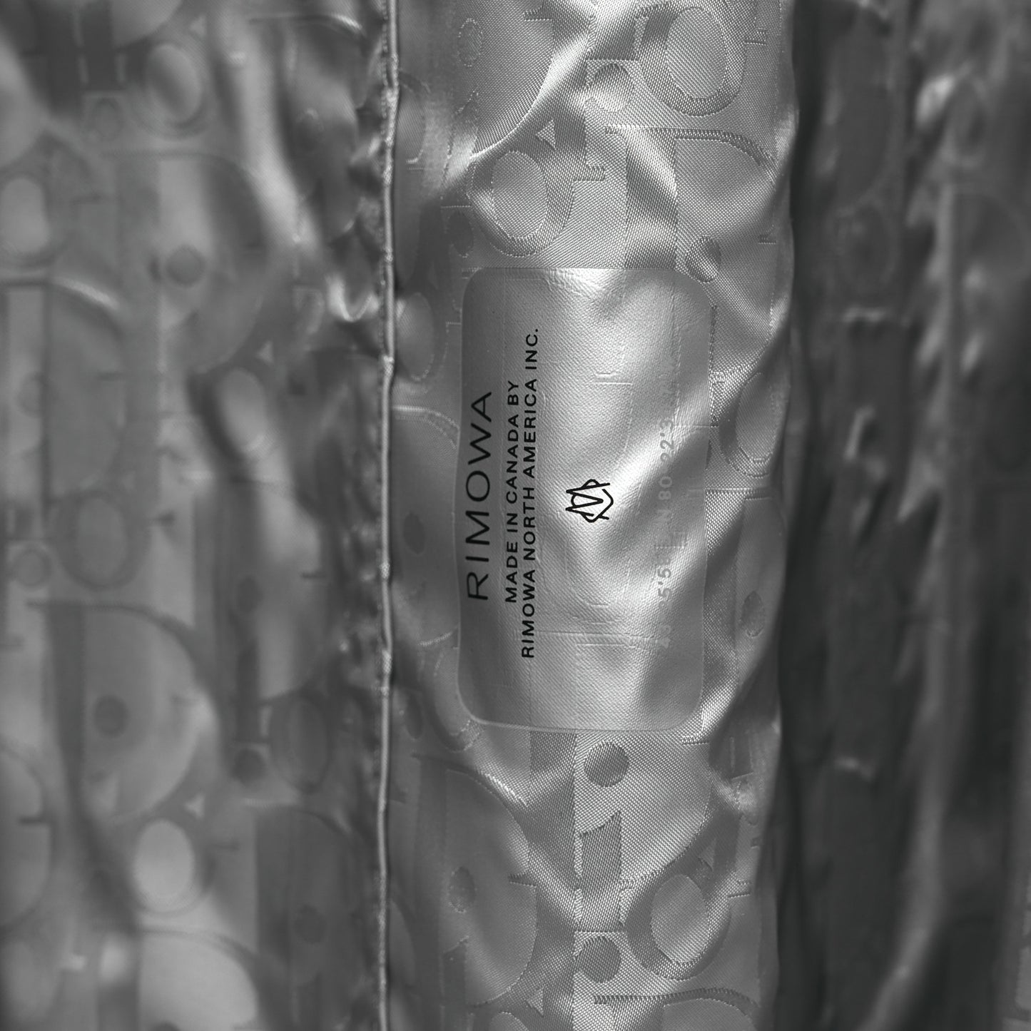 X RIMOWA Aluminum Gradient Cabin Luggage Silver