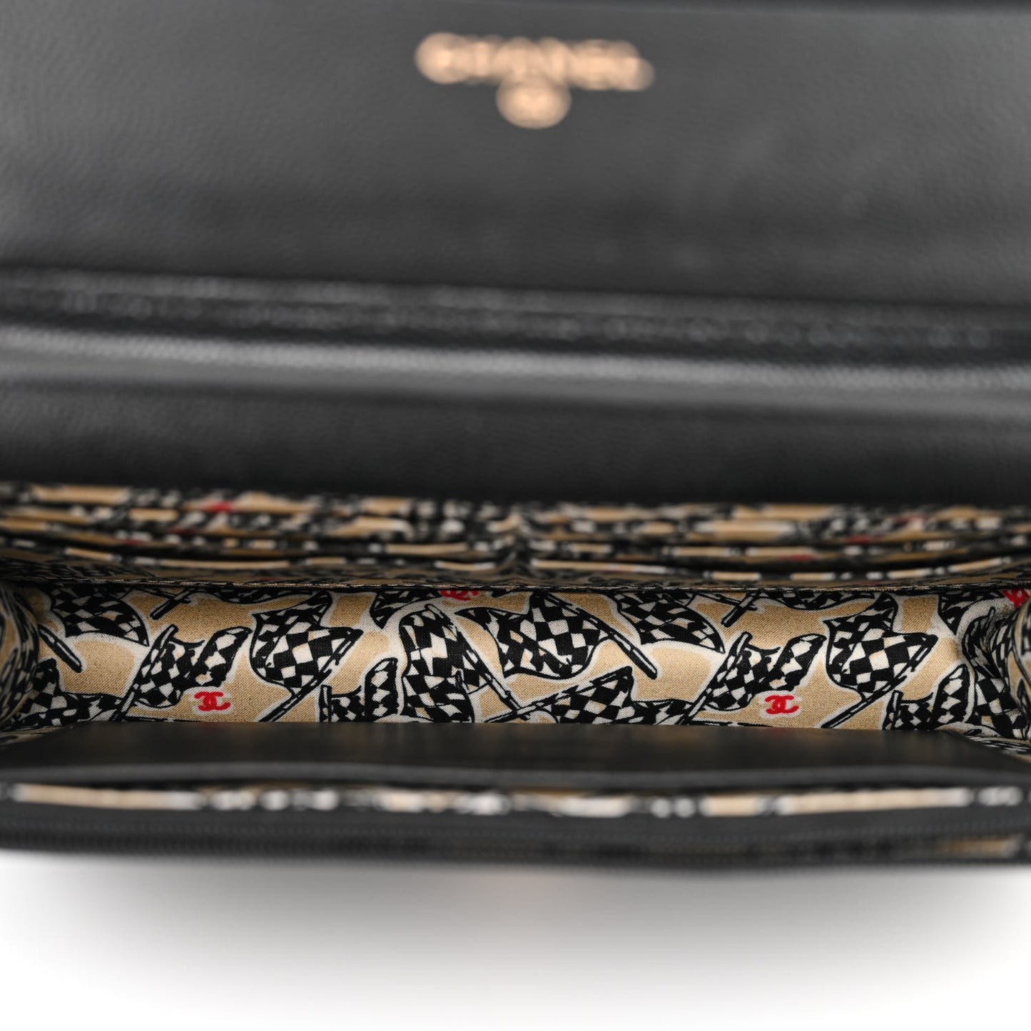 Caviar Quilted Striated CC Wallet On Chain WOC Black