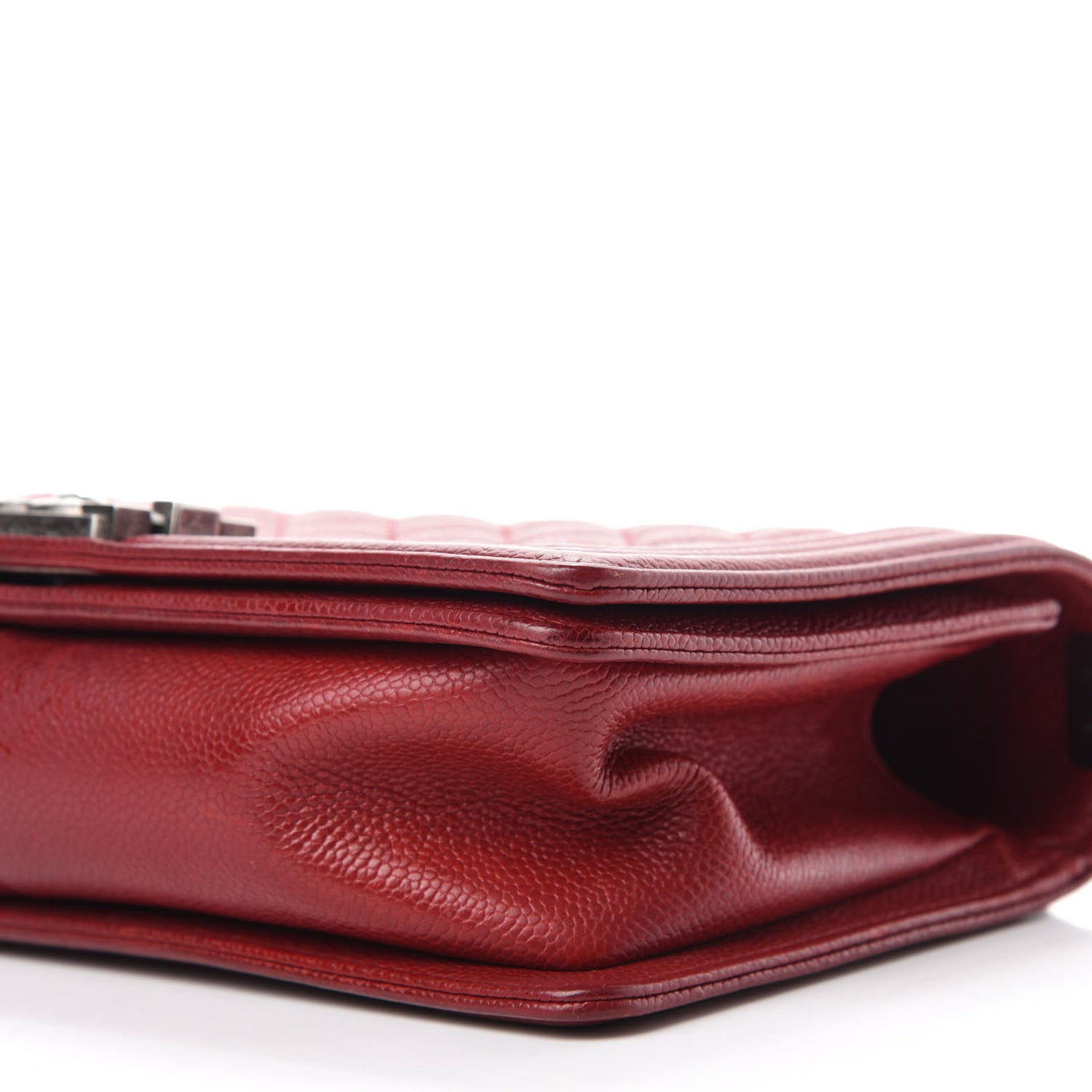 Caviar Quilted Medium Boy Flap Red