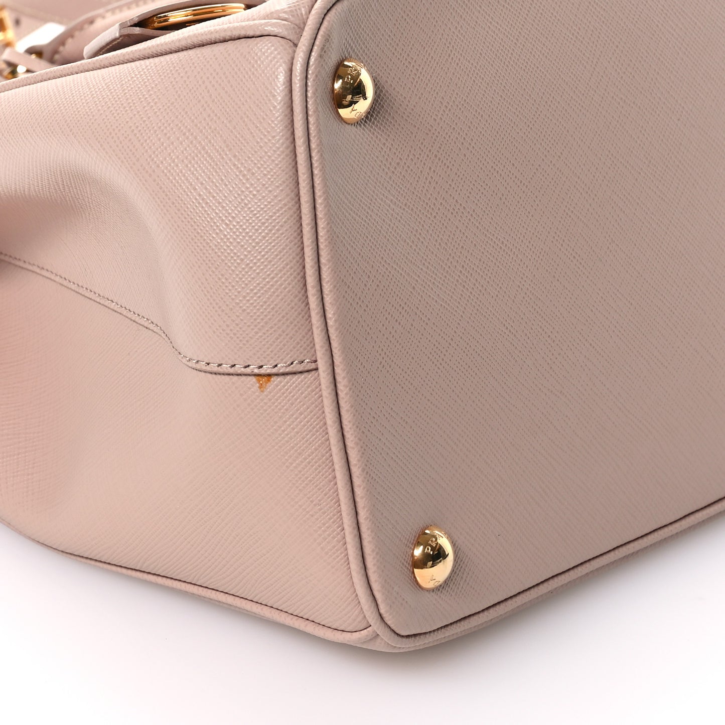 Saffiano Medium Galleria Double Zip Tote Cammeo