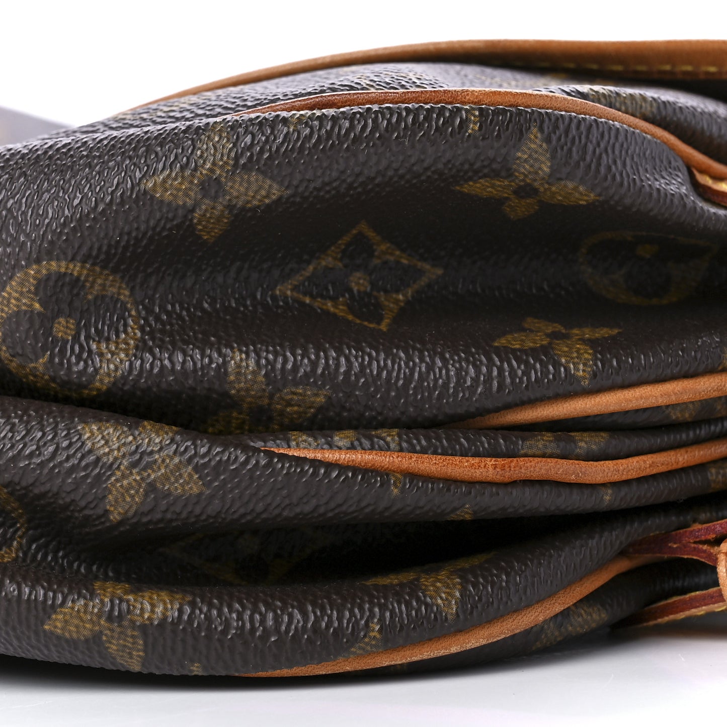 Monogram Saumur 30