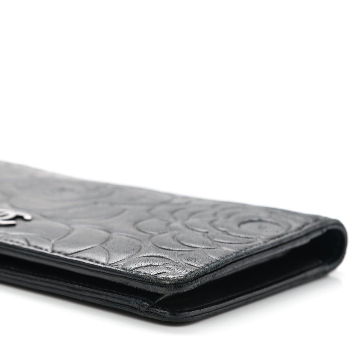 Lambskin Camellia Embossed Yen Wallet Black