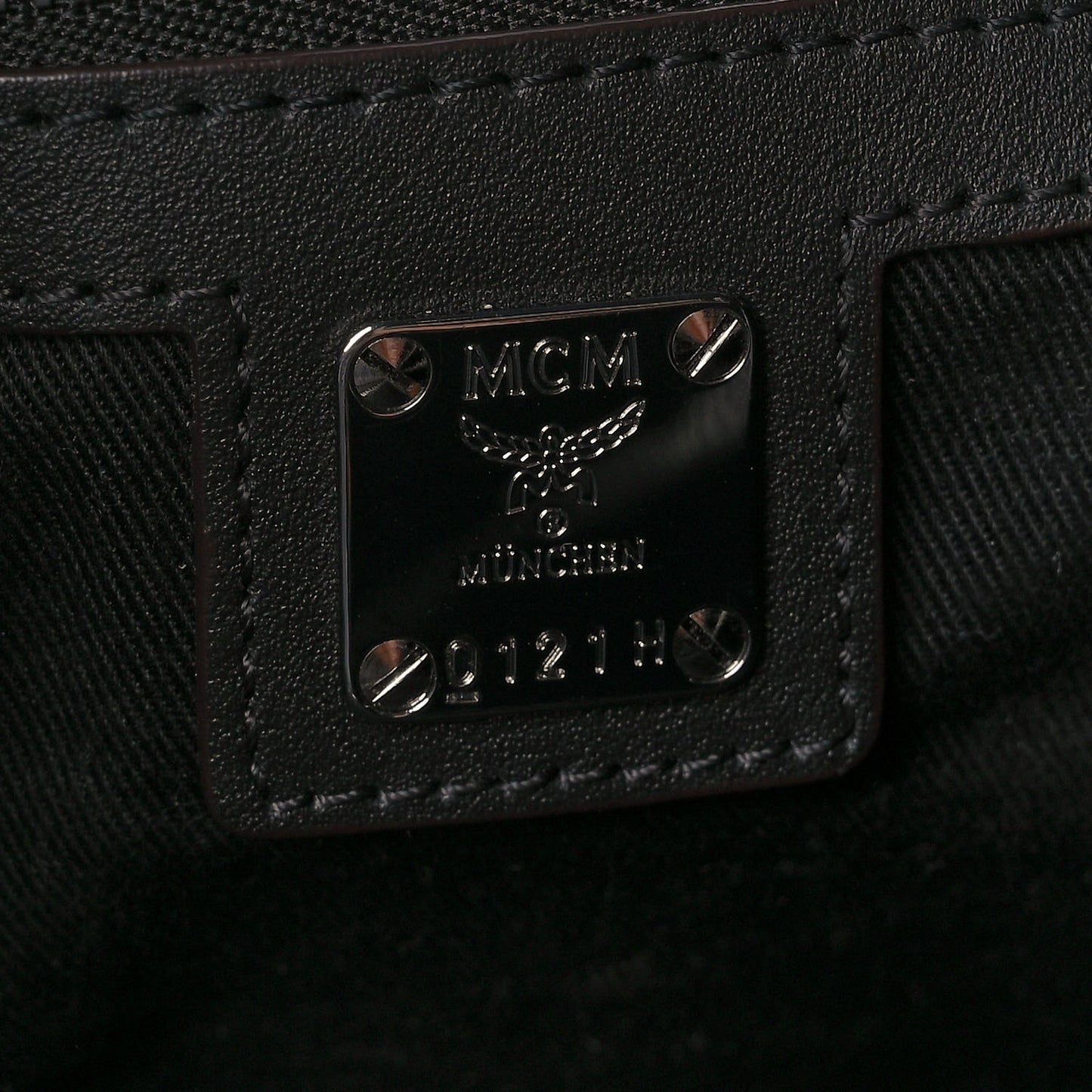 Calfskin Ottomar Large Klara Hobo Black