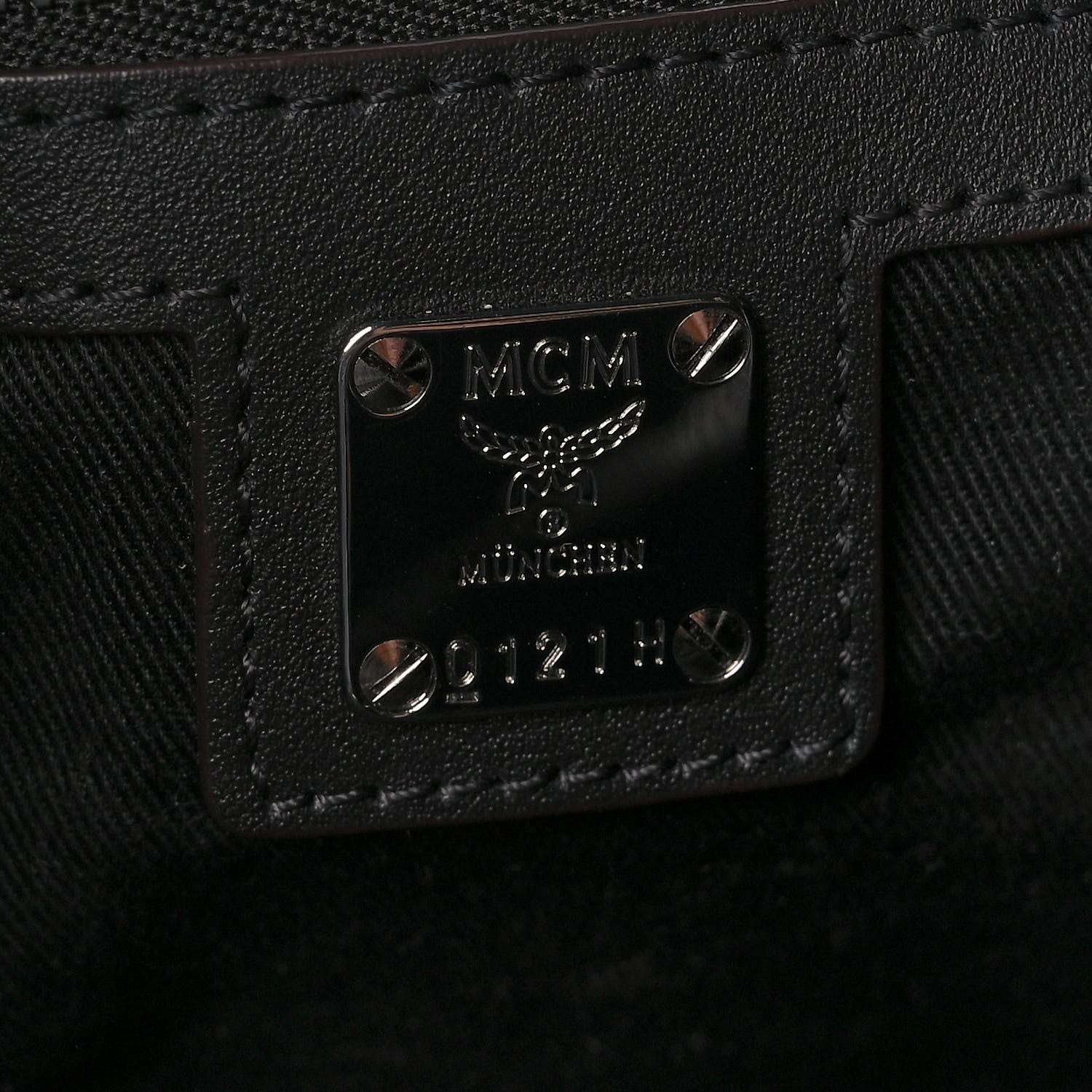 MCM Calfskin Ottomar Large Klara Hobo Black 6 of 14