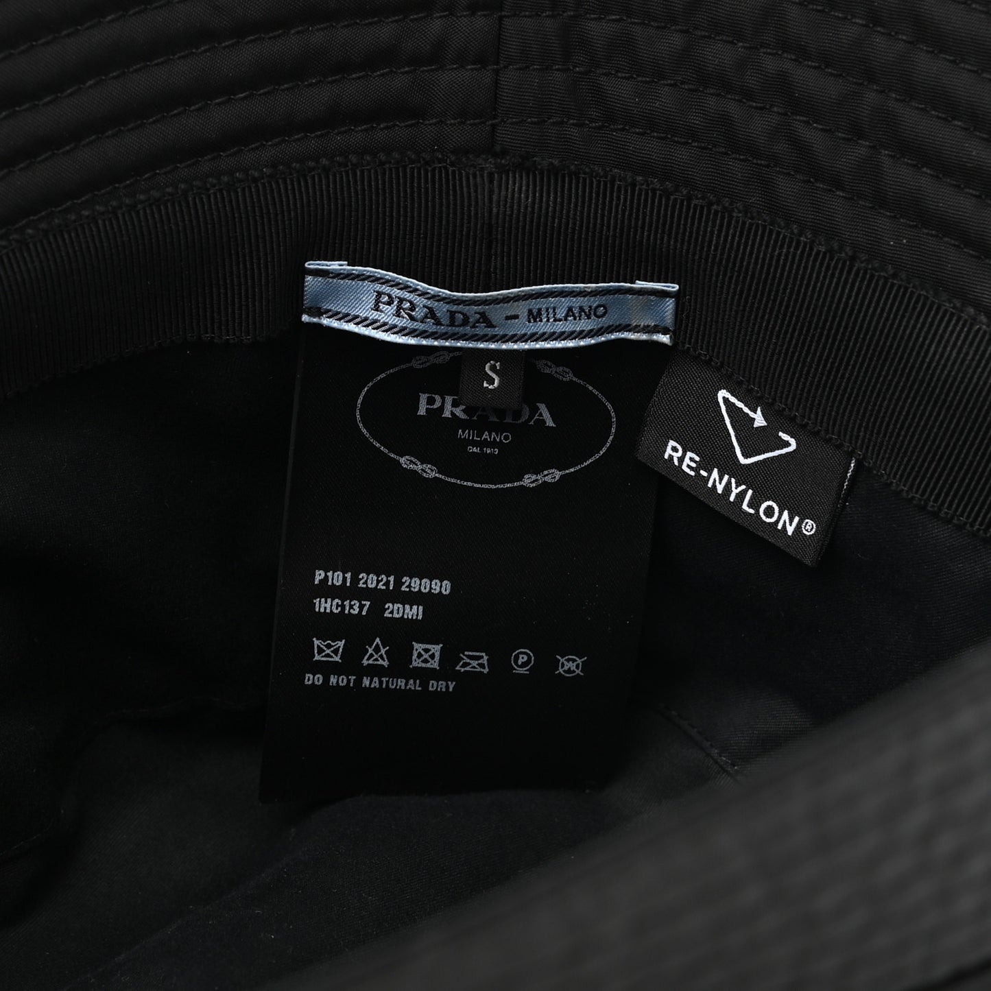 Re-Nylon Metal Triangle Logo Womens Bucket Hat S Black