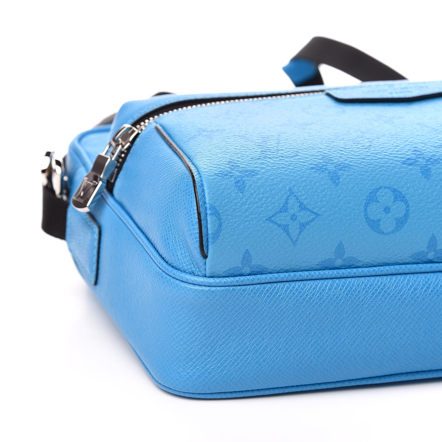 Louis Vuitton Taigarama Outdoor Messenger Blue Lagoon 8 of 11