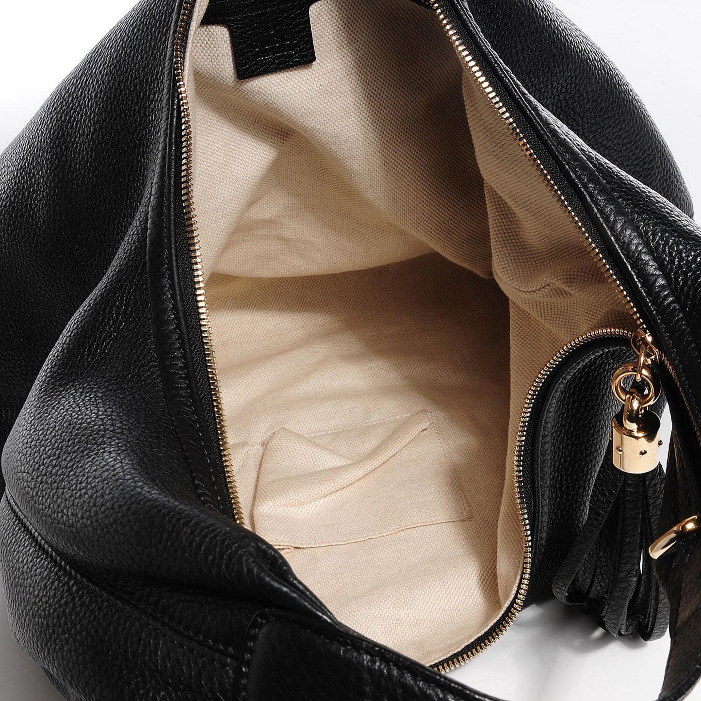 Pebbled Calfskin Large Soho Hobo Black