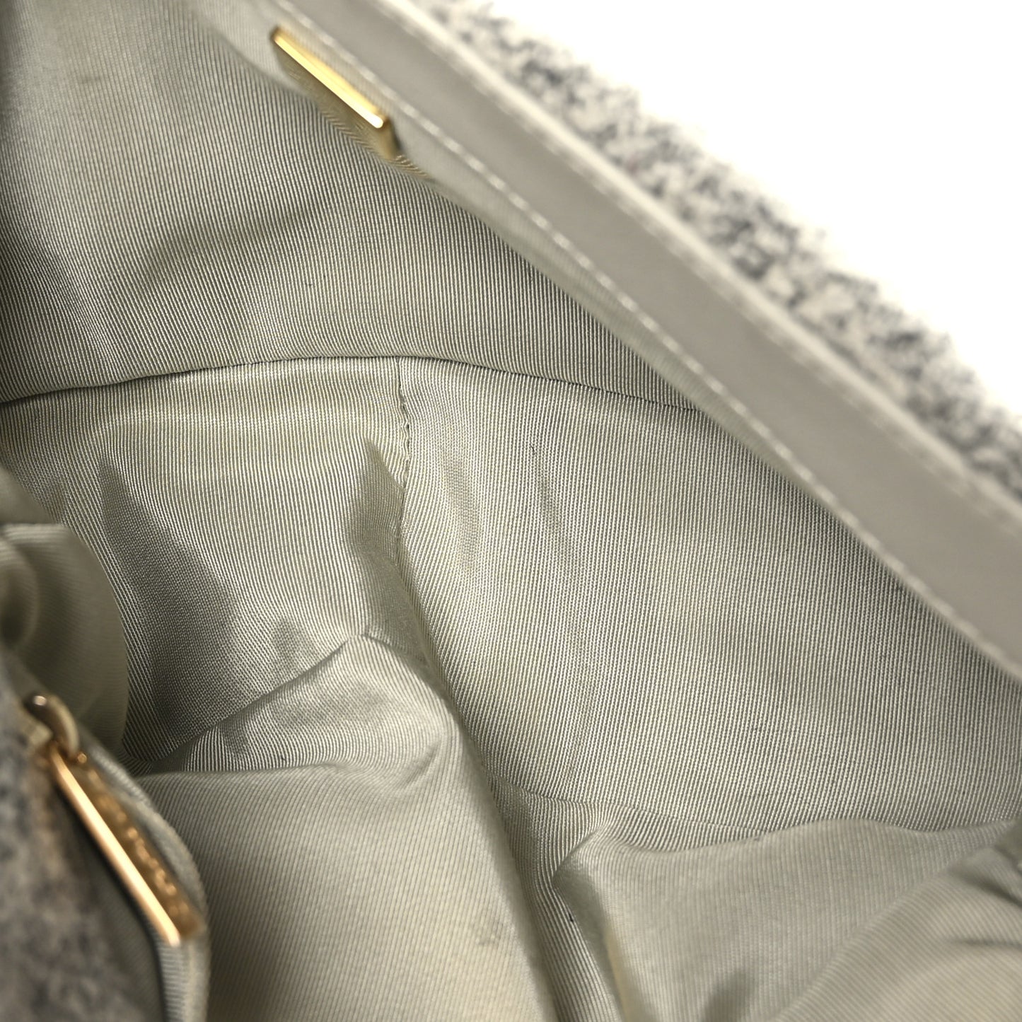 Tweed Quilted Medium Chanel 19 Flap