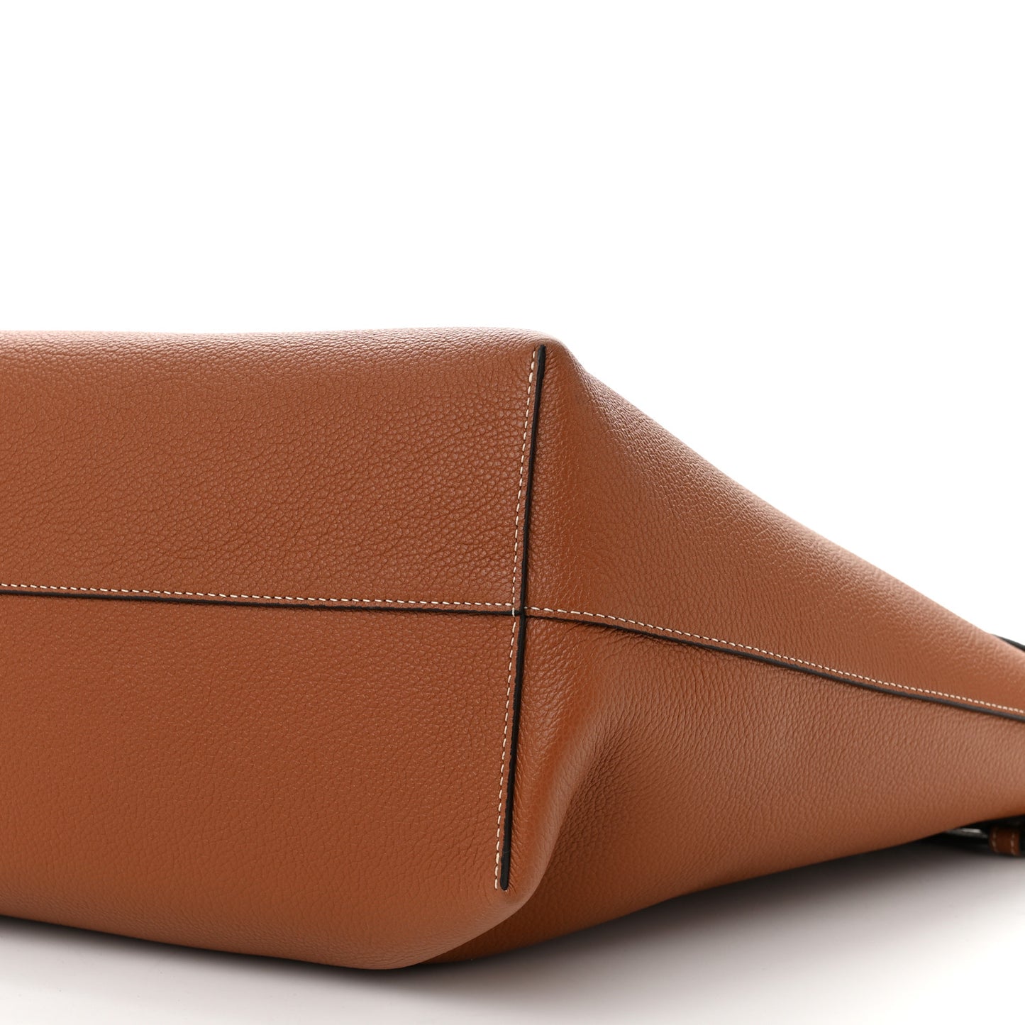 Grained Calfskin Triomphe Medium Cabas Anais Tan