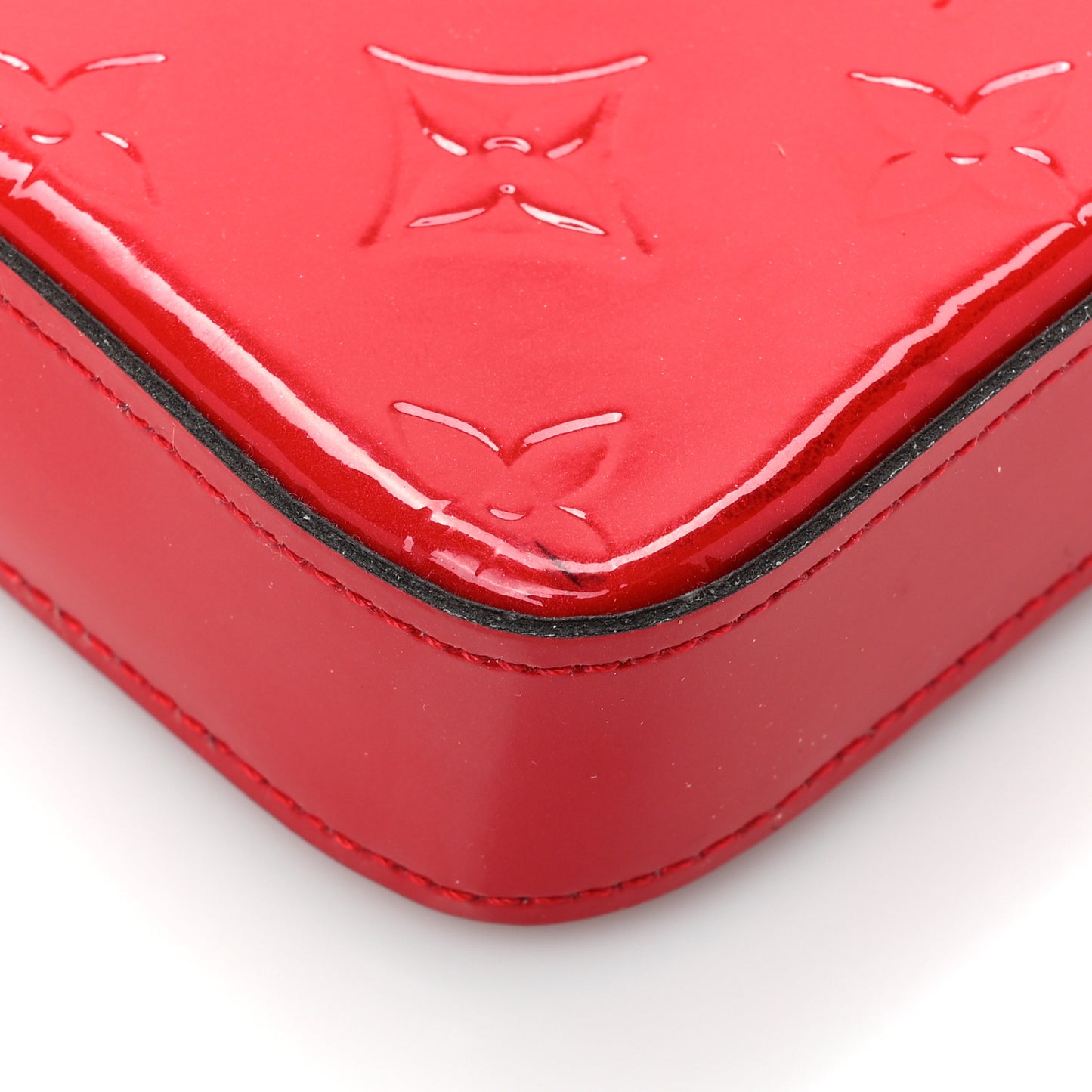 LOUIS VUITTON Vernis Felicie Pochette Chain Wallet Cherry