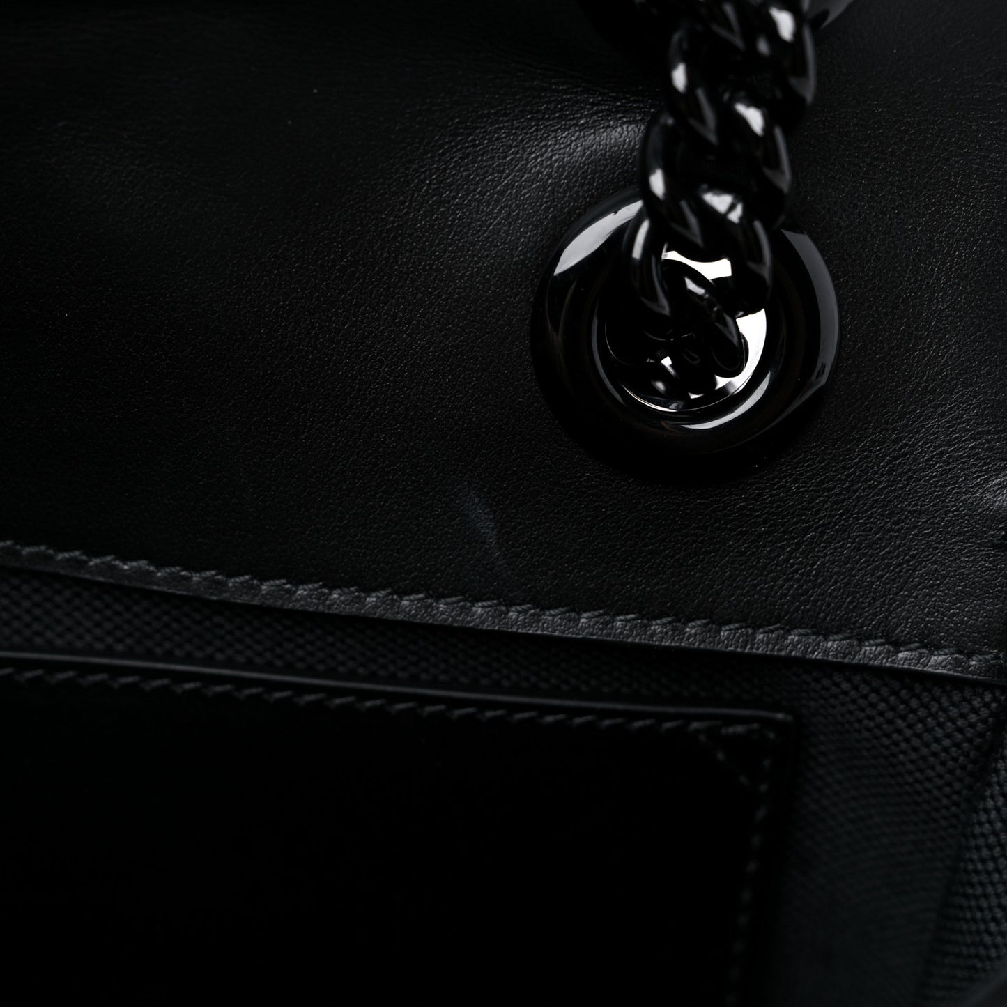 Calfskin Matelasse Monochrome Mini GG Marmont Shoulder Bag Black