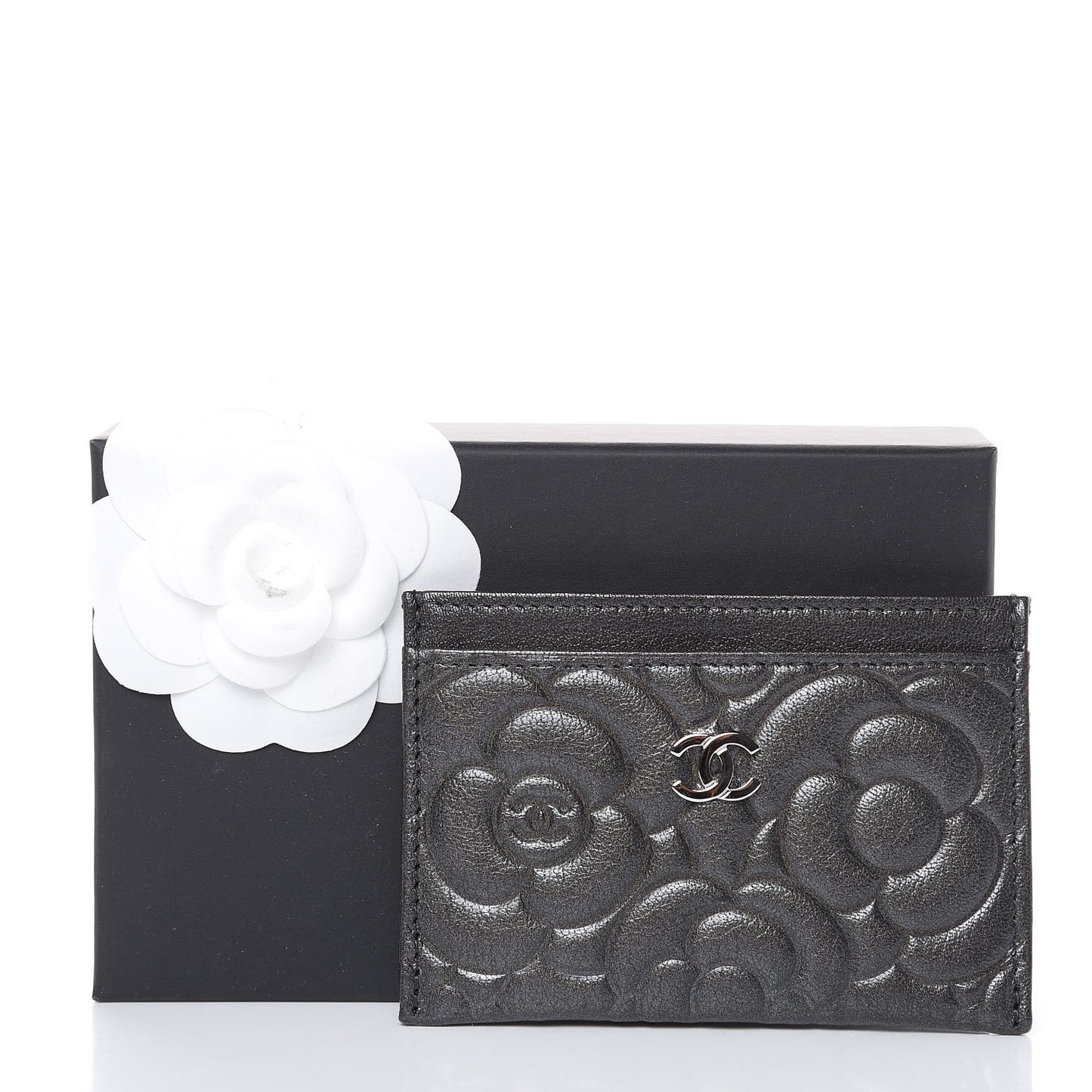 Goatskin Camellia Embossed Card Holder Grey