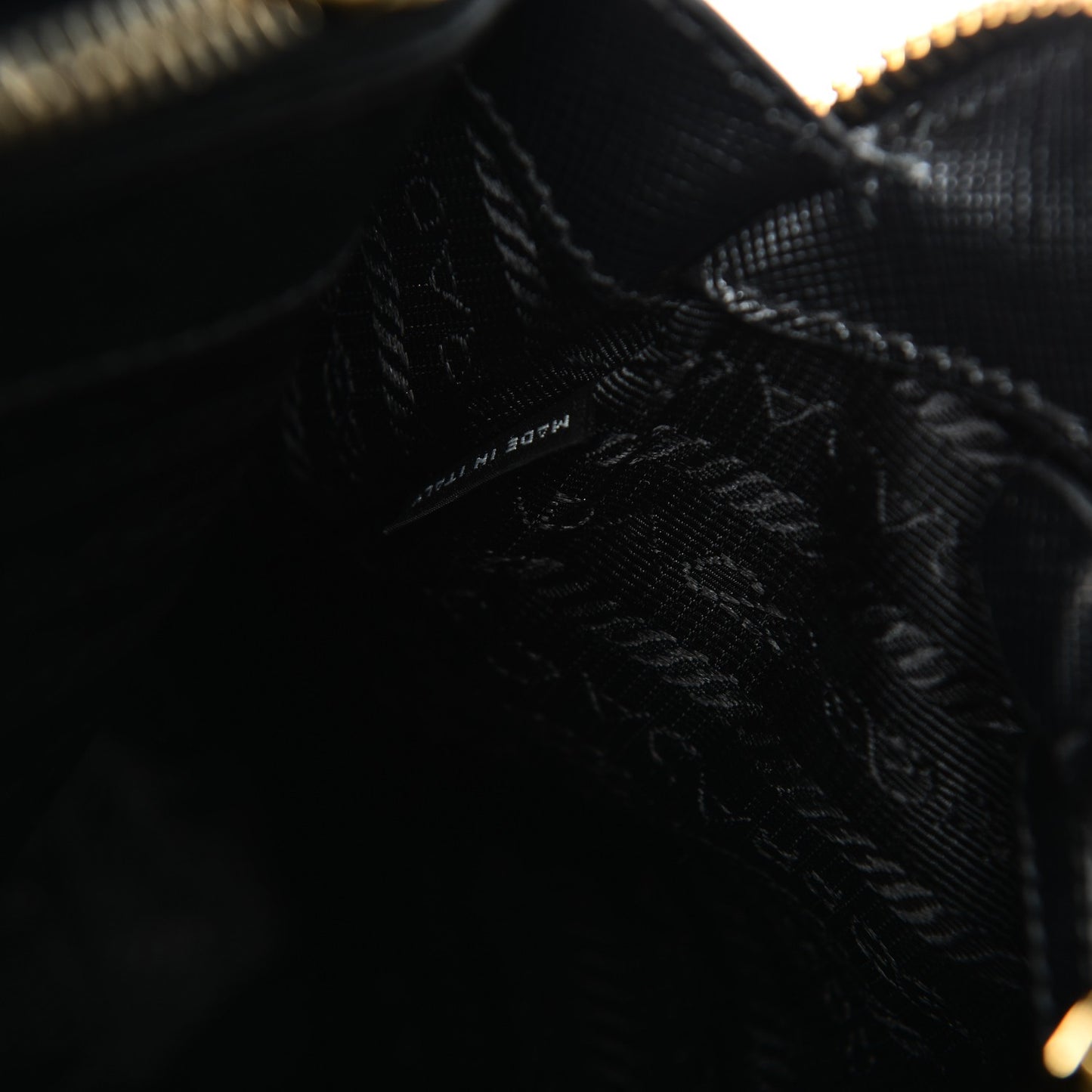 Saffiano Lux Medium Promenade Tote Black
