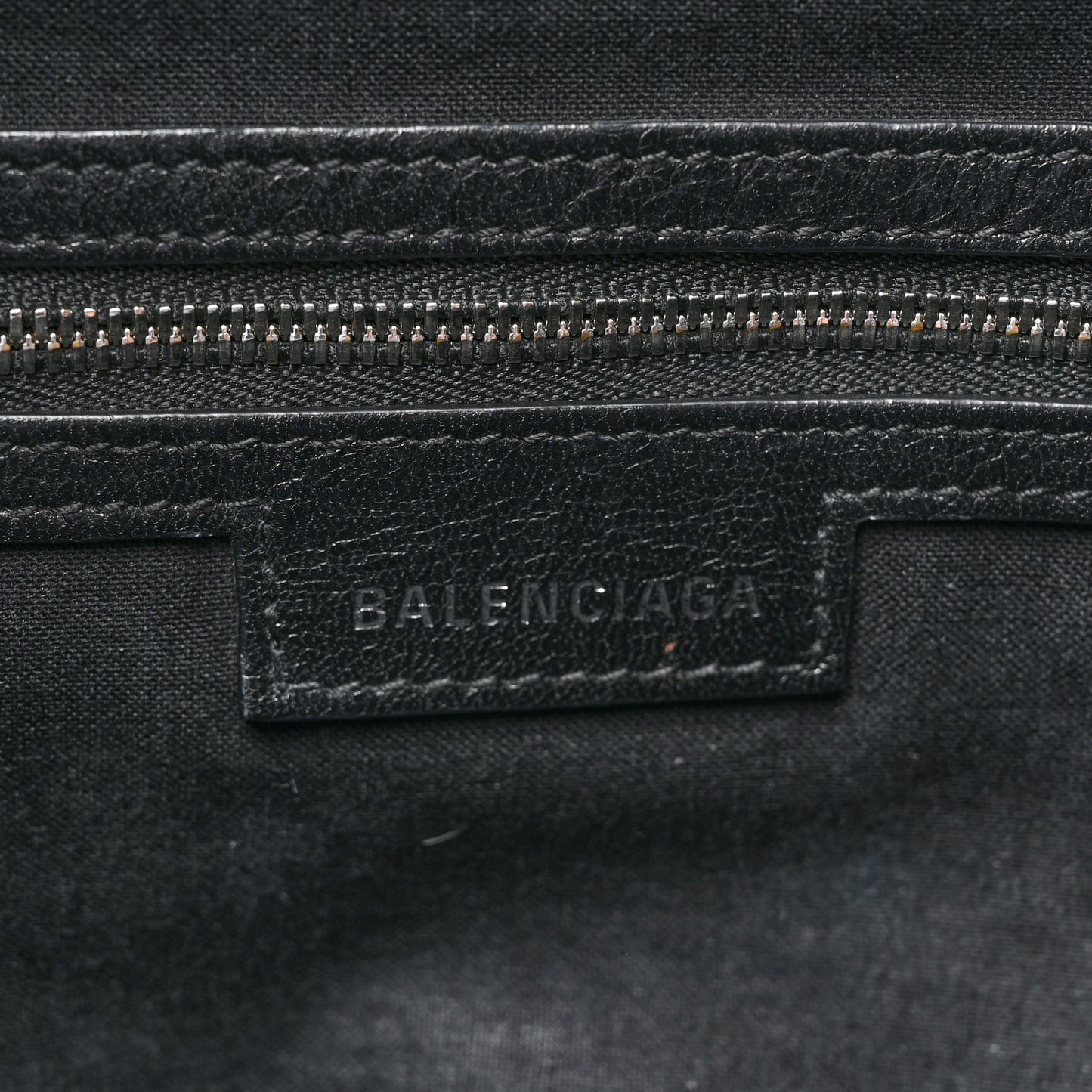 Agneau Arena Large Le Cagole Shoulder Bag Black