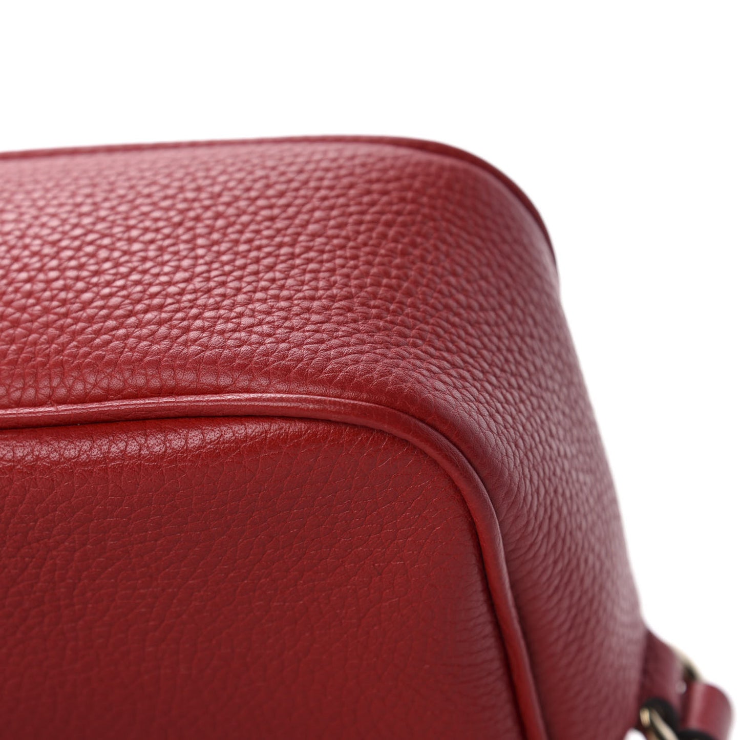 Pebbled Calfskin Small Soho Disco Bag Vibrant Red