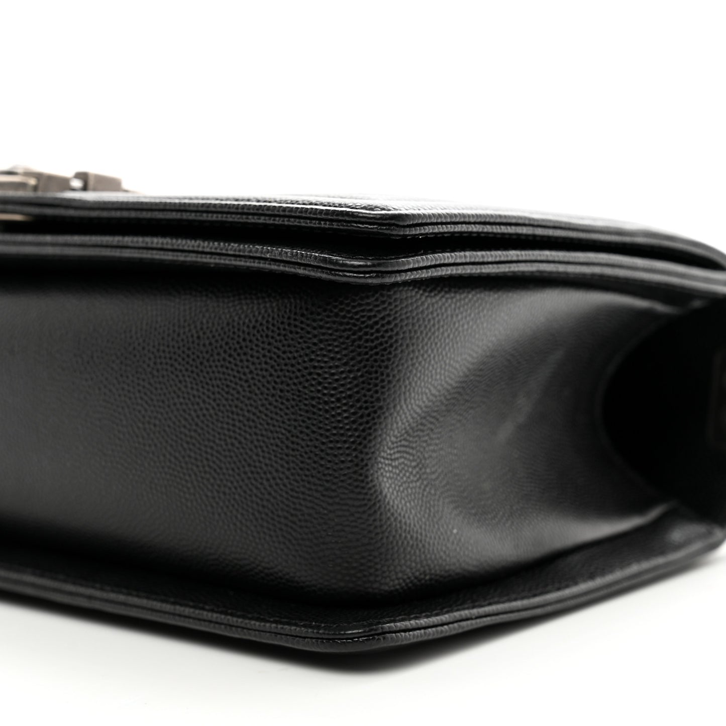 Caviar Quilted Medium Boy Flap Black