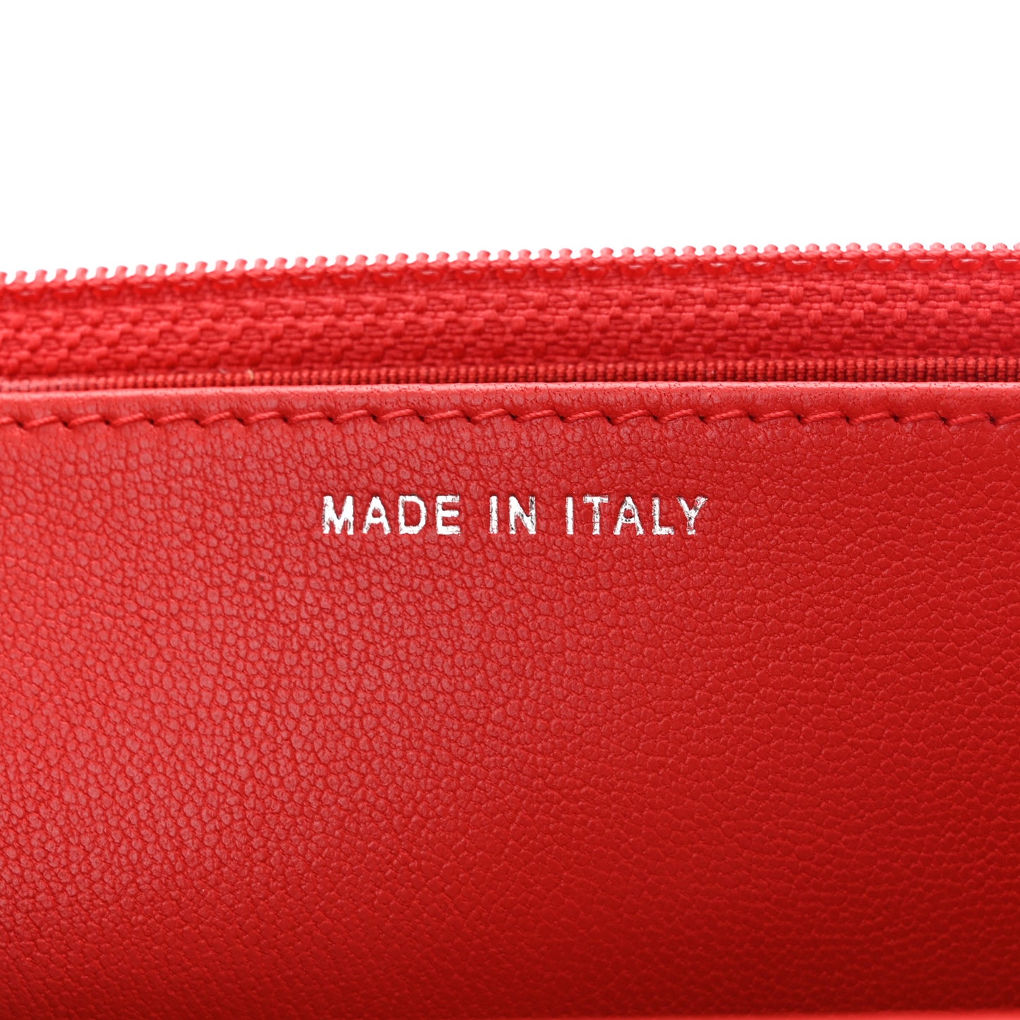 Grained Calfskin Quilted CC Box Wallet On Chain WOC Red