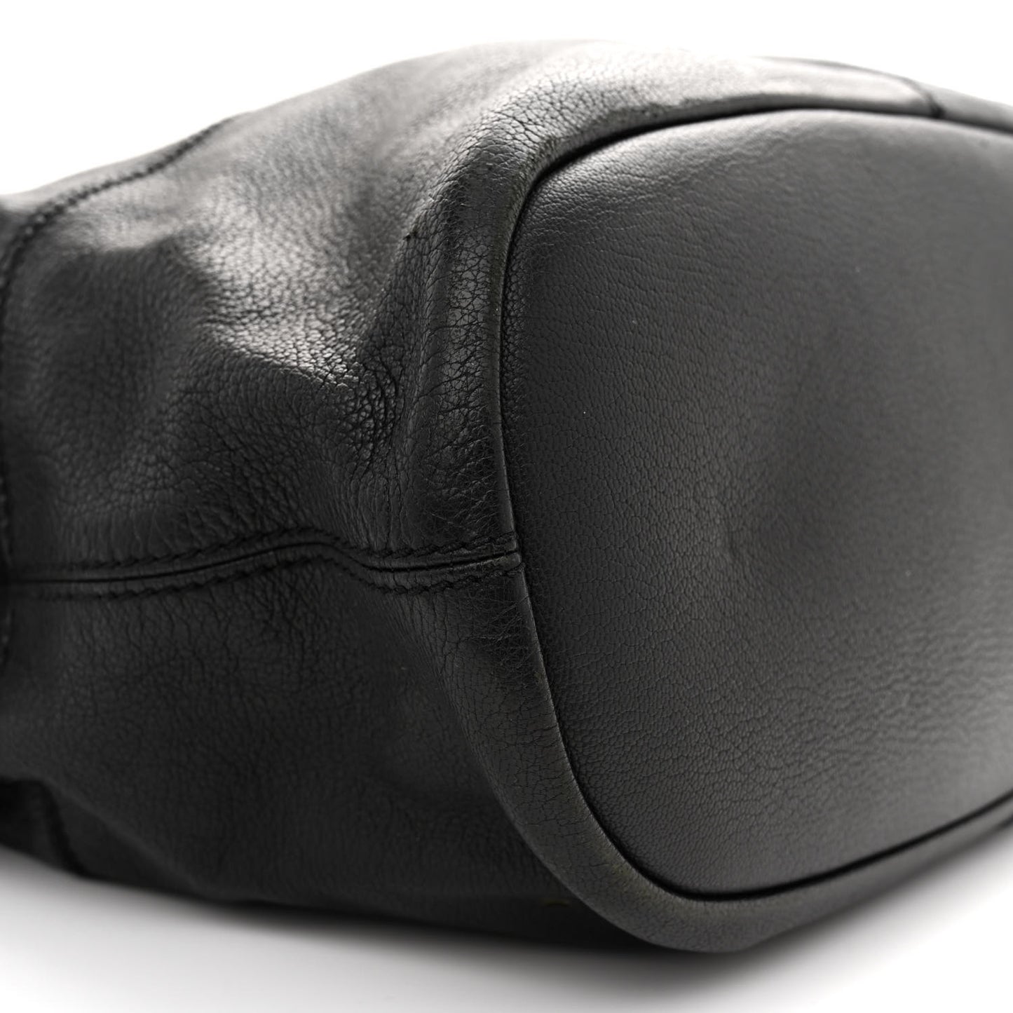 Waxy Grained Calfskin Medium Nightingale Black