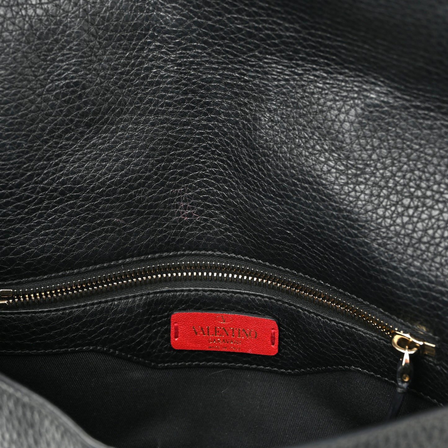 Pebbled Calfskin Medium Rockstud Top Handle Shoulder Bag Black