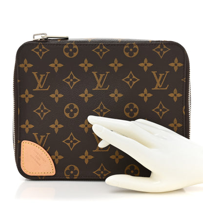 Louis Vuitton Monogram Horizon Accessories Pouch 2 of 13