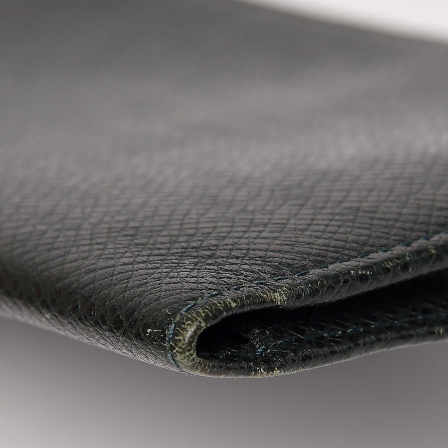 Louis Vuitton Taiga Porte Valeurs Organizer Wallet Epicea 14 of 17