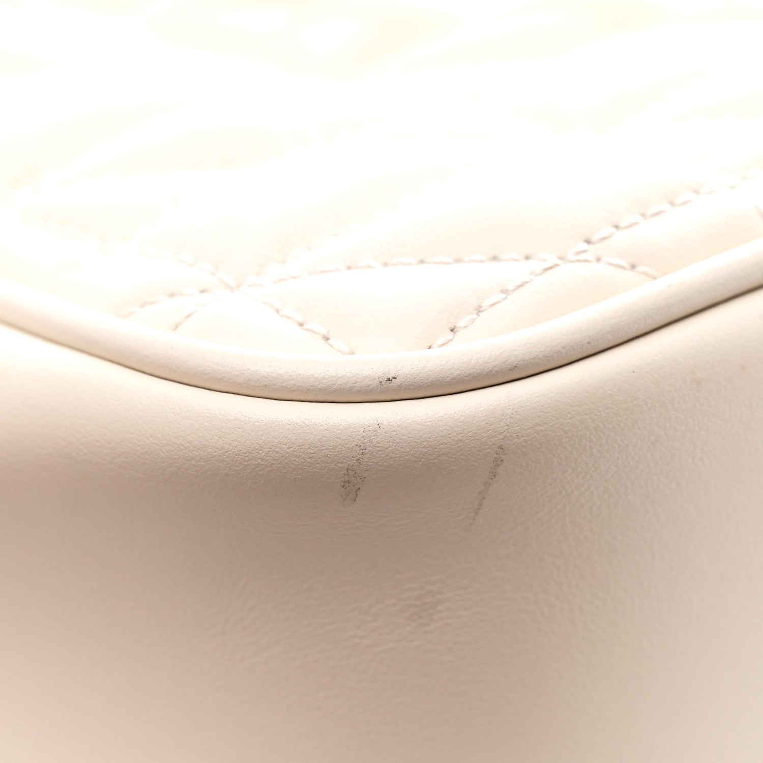 Gucci Calfskin Matelasse Aria Small GG Marmont Chain Shoulder Bag Mystic White 11 of 13