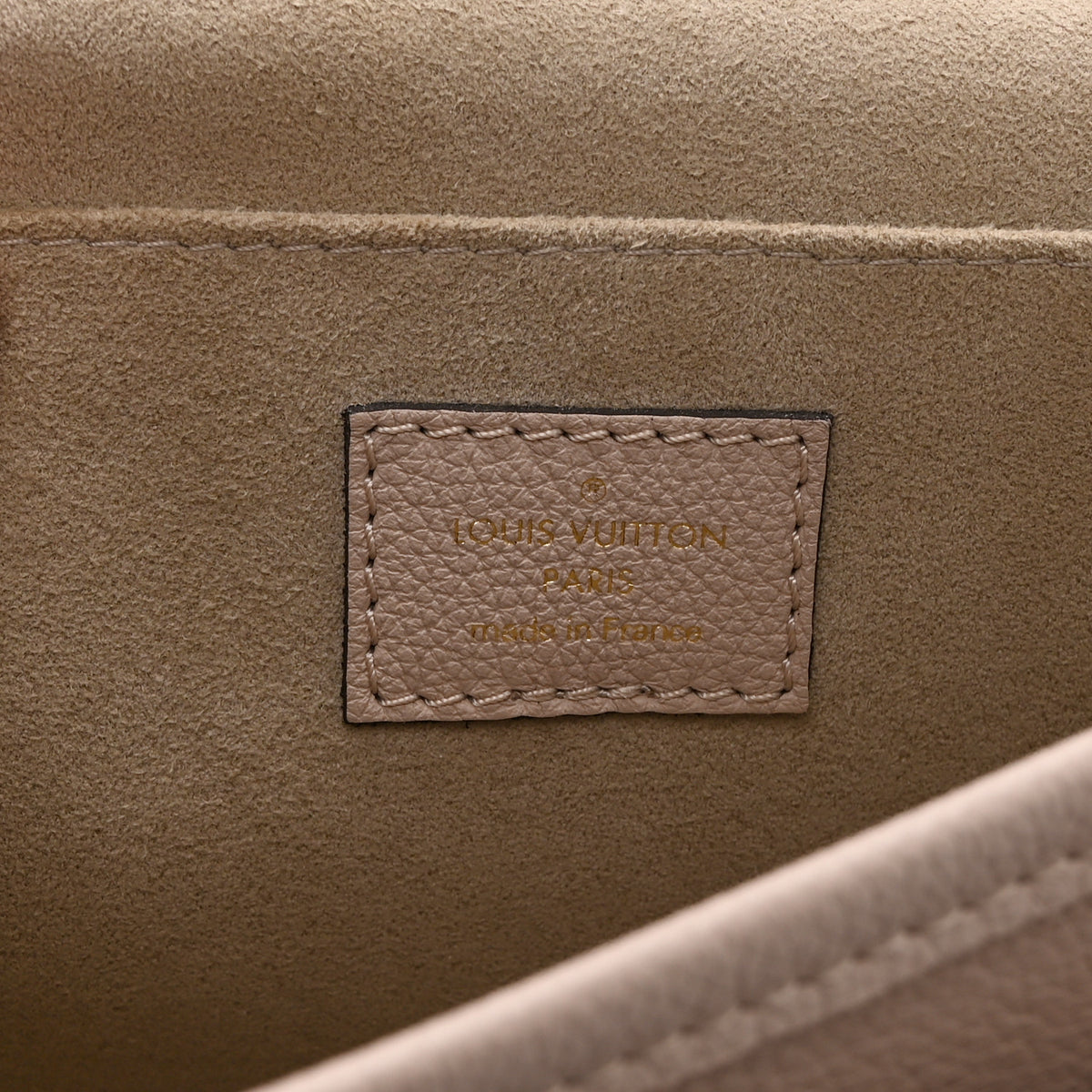 Grained Calfskin Lockme Chain Bag Greige