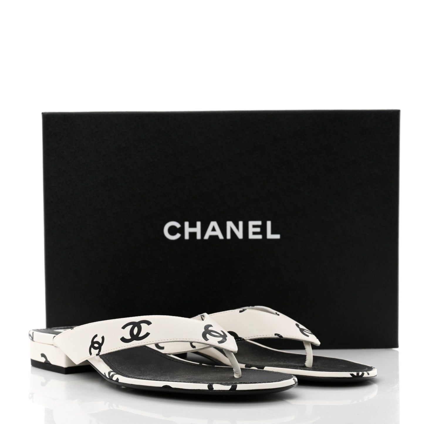 Lambskin Printed CC Thong Sandals 39.5 White Black