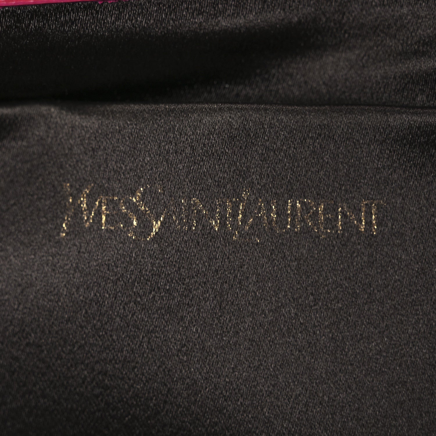 Saint Laurent Textured Patent Monogram Large Belle De Jour Clutch Red Red 6 of 9