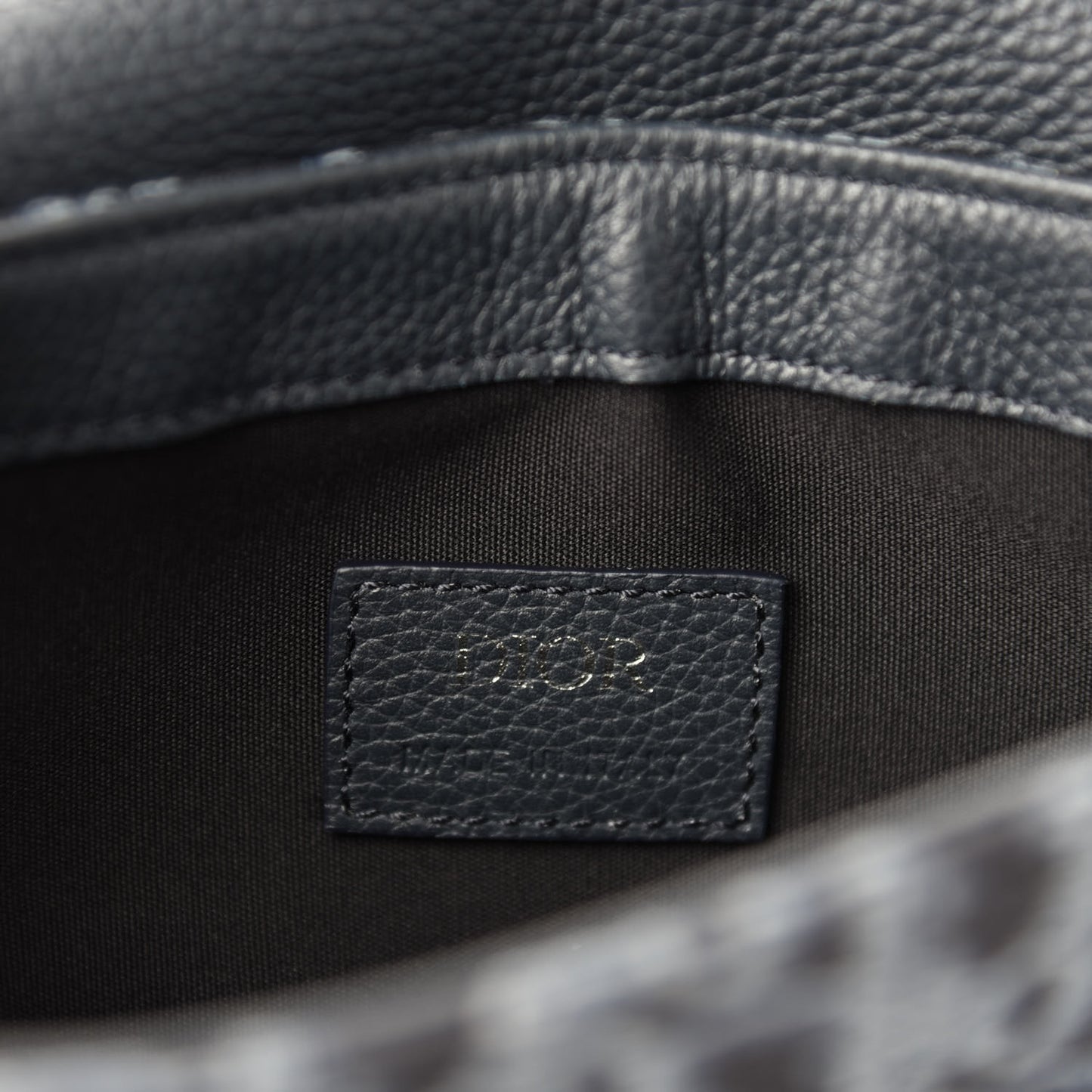 Oblique Saddle Messenger Pouch Blue Black