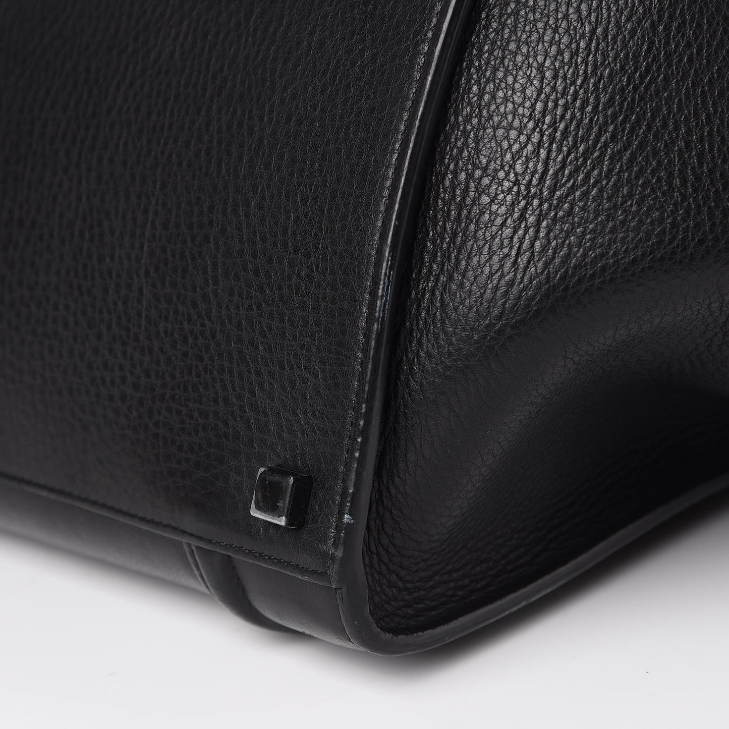 Supple Calfskin Medium Phantom Luggage Black