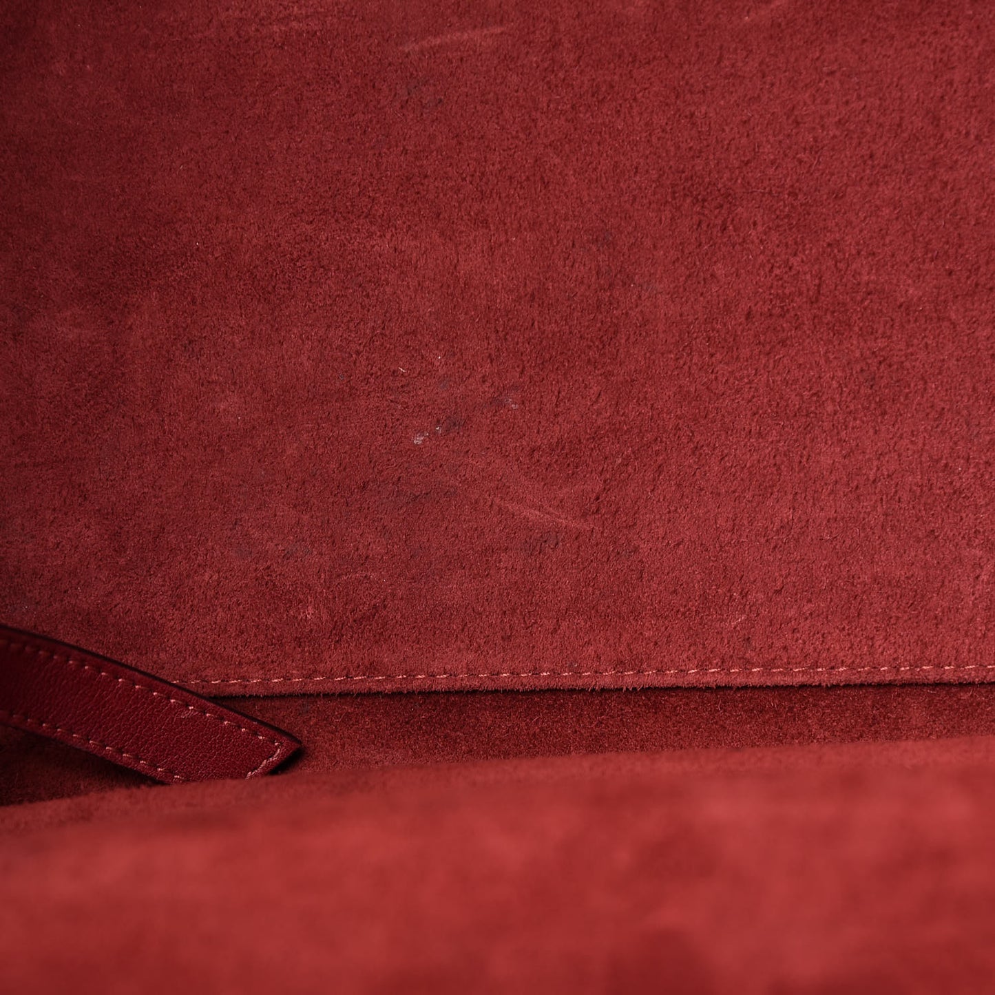 Supple Calfskin Medium Phantom Luggage Red