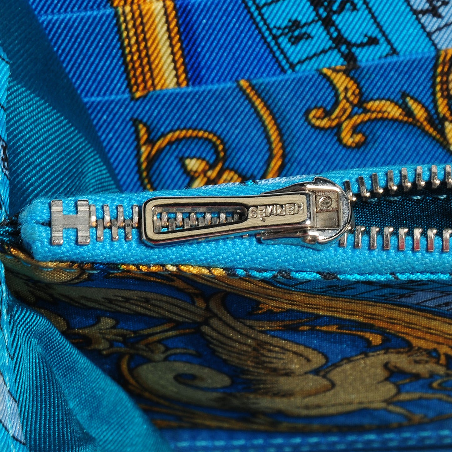 Epsom Silk'In Wallet Mykonos