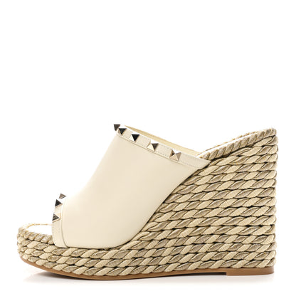Valentino Garavani Calfskin Silk Rockstud Torchon Espadrille Wedge 25/115mm Slide Sandals 39 Light Ivory 1 of 10