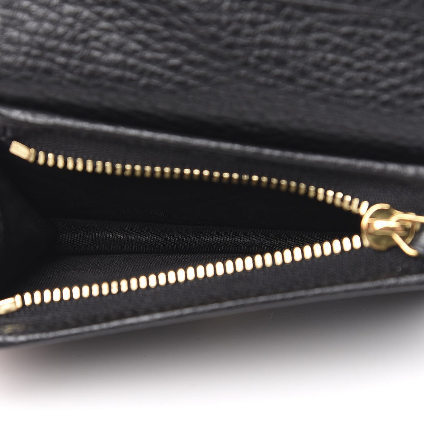 Pebbled Calfskin GG Marmont Card Case Black