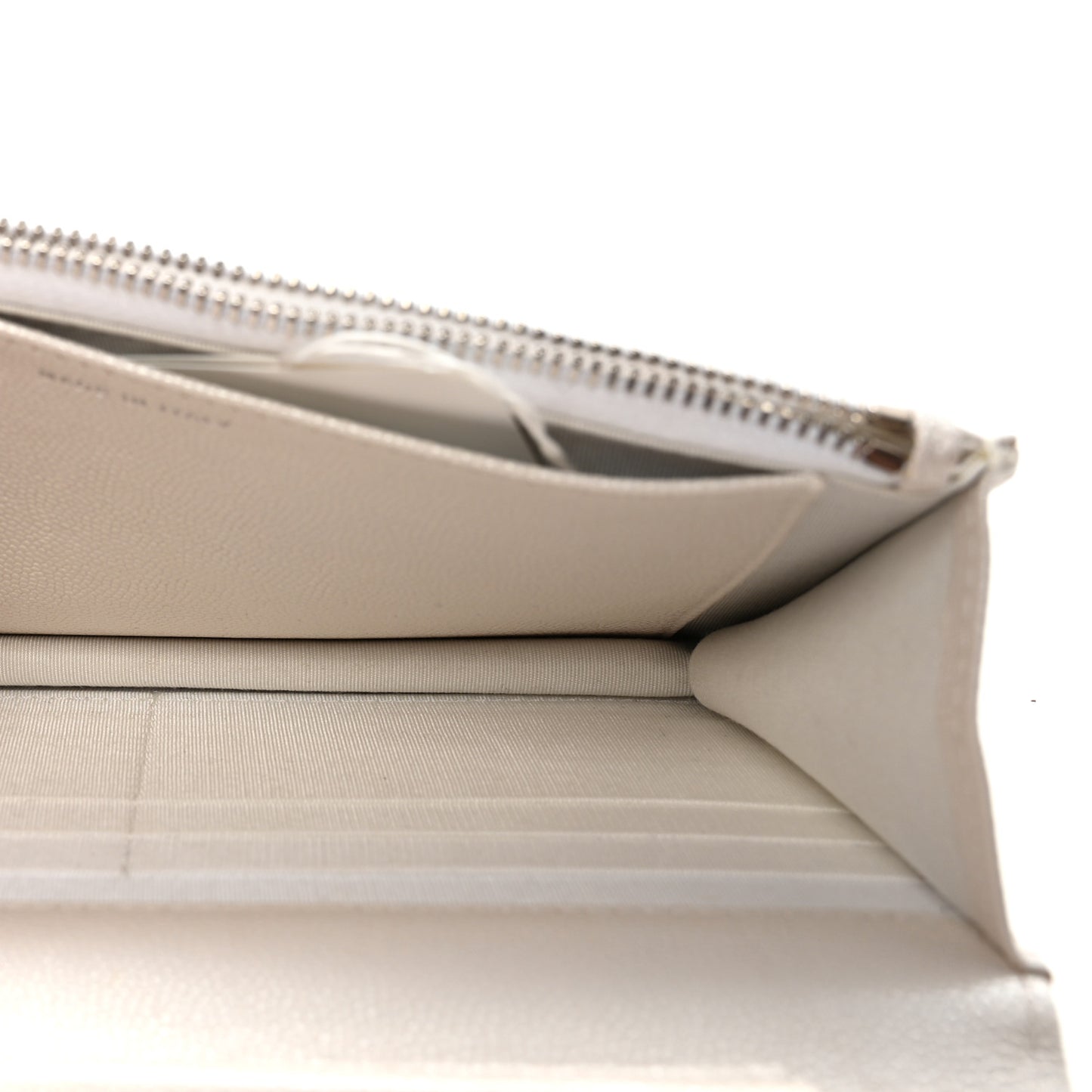 Iridescent Caviar Quilted Golden Class Wallet On Chain WOC White