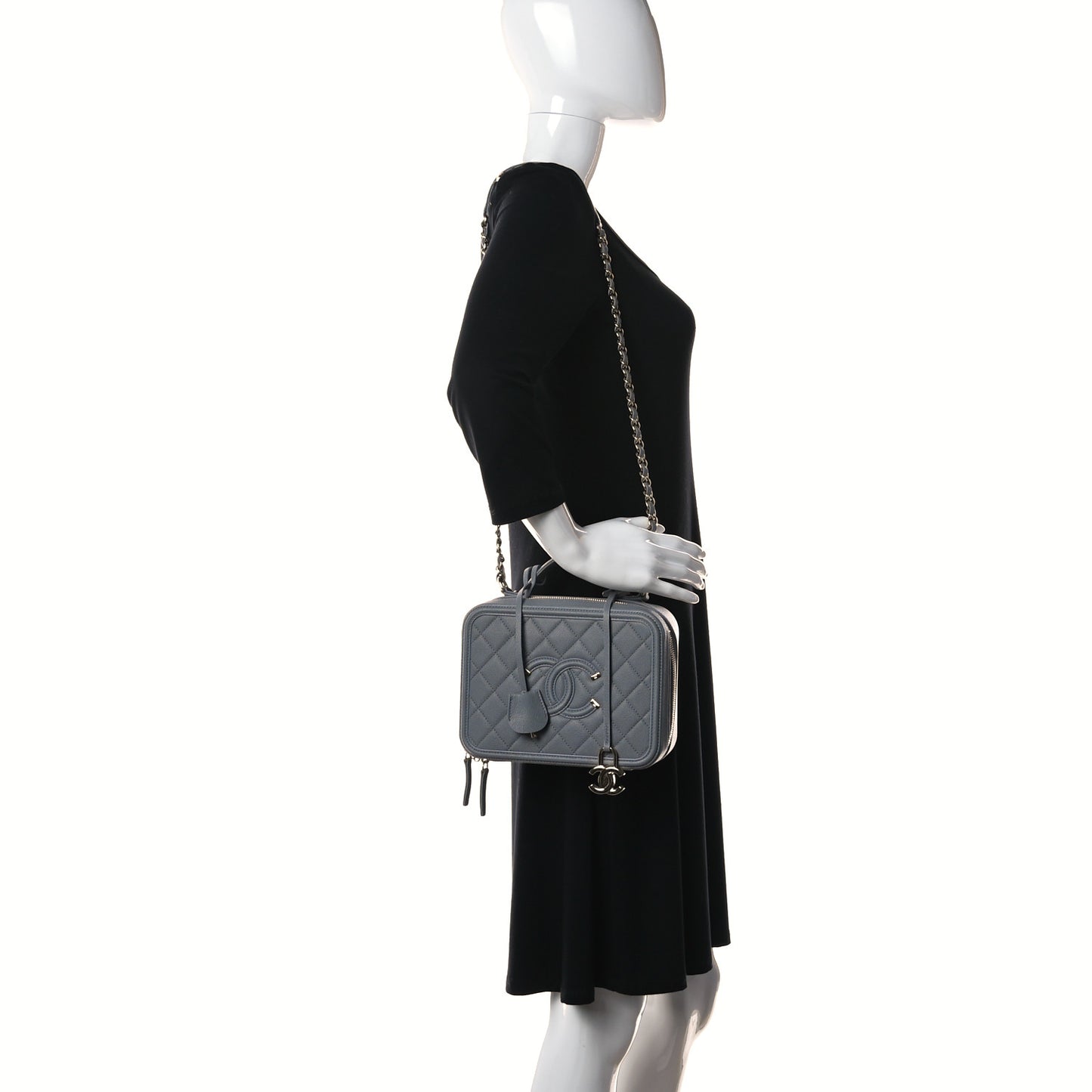 Caviar Quilted Medium CC Filigree Vanity Case Grey