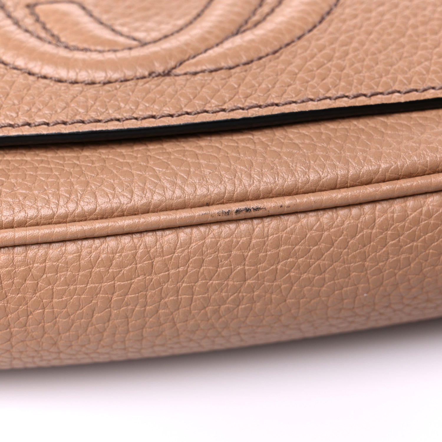 Gucci Pebbled Calfskin Medium Soho Flap Crossbody Camelia 15 of 16