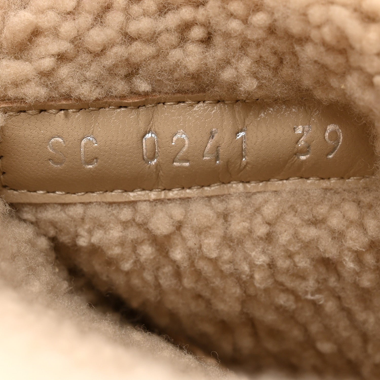 Louis Vuitton Shearling Paseo Flat Comfort Mule 39 Beige 8 of 8