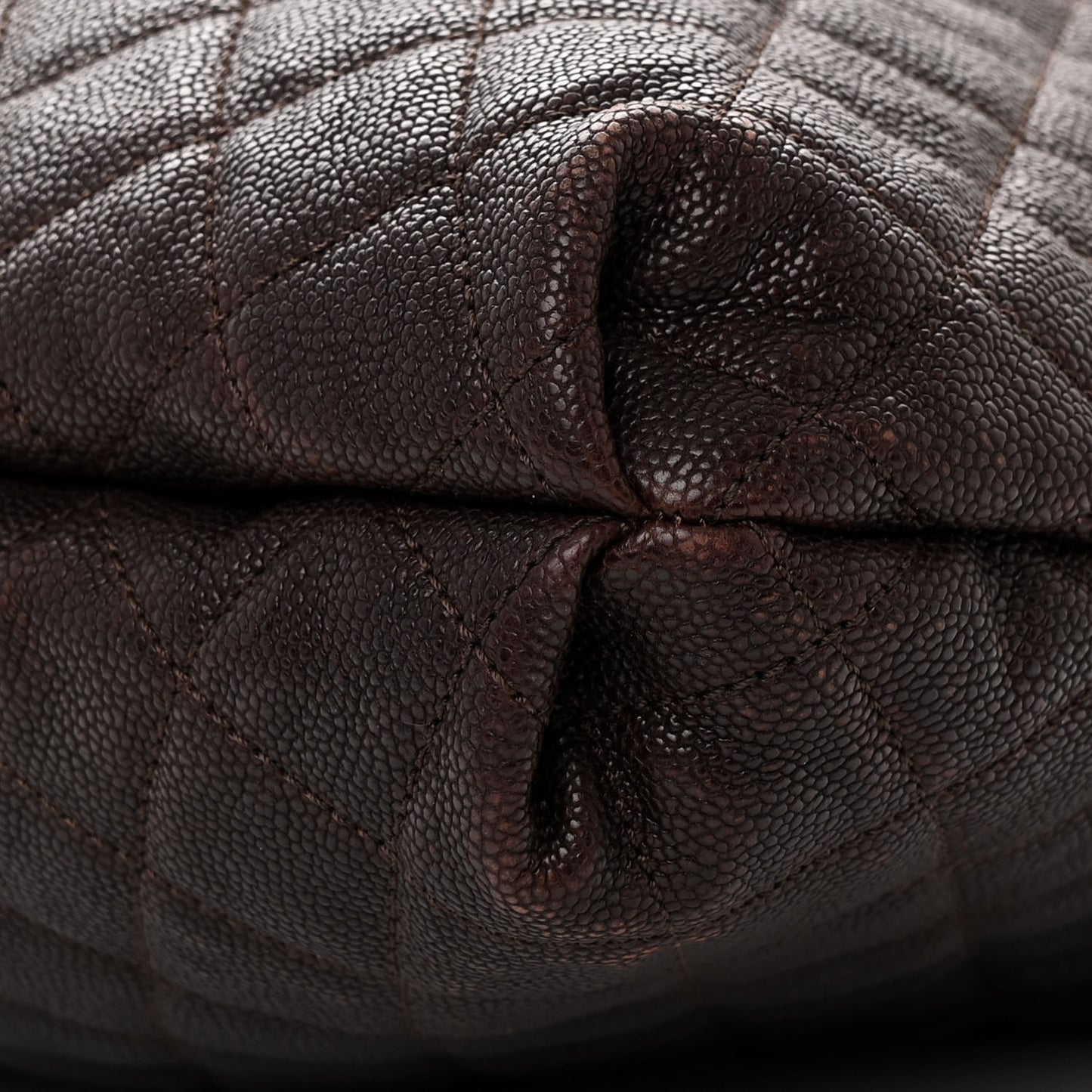 Distressed Glazed Caviar Quilted Large Elastic Tote Brown