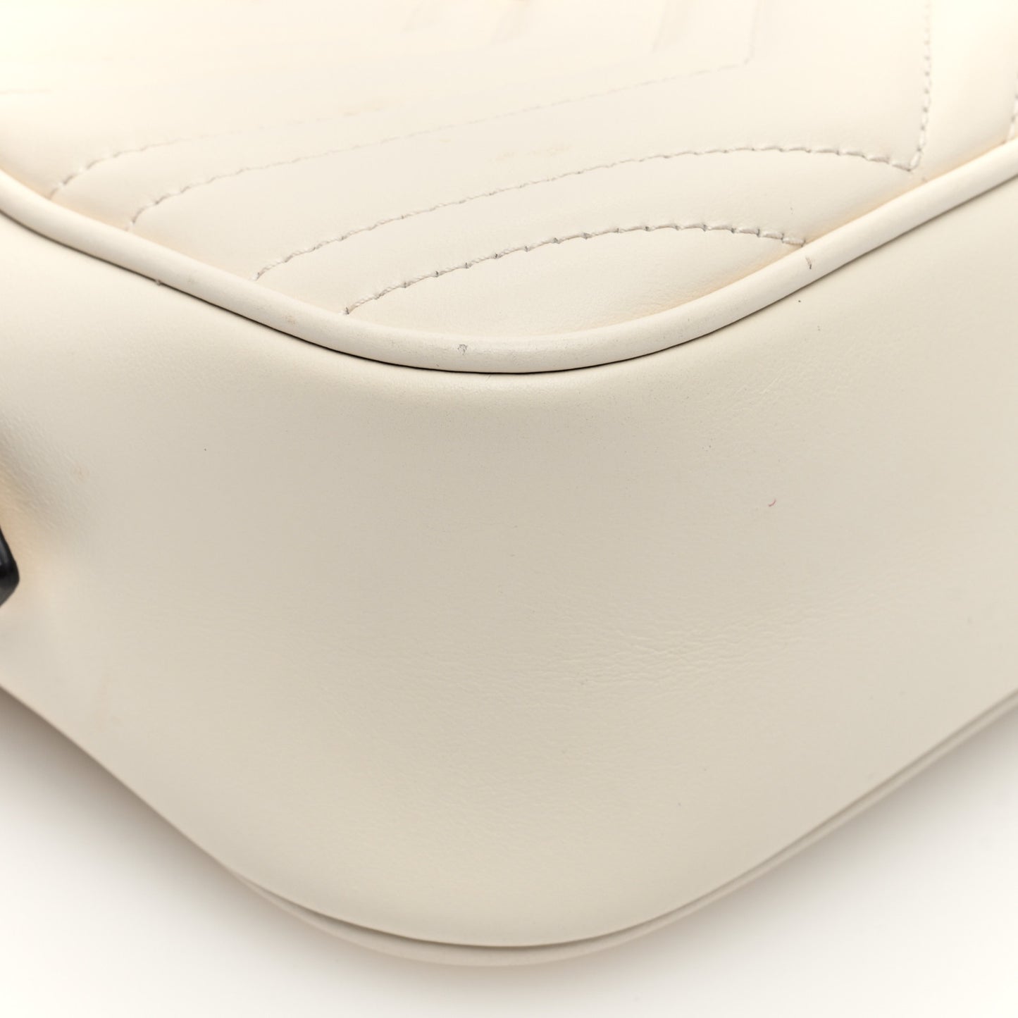 Calfskin Matelasse Small GG Marmont Chain Shoulder Bag White