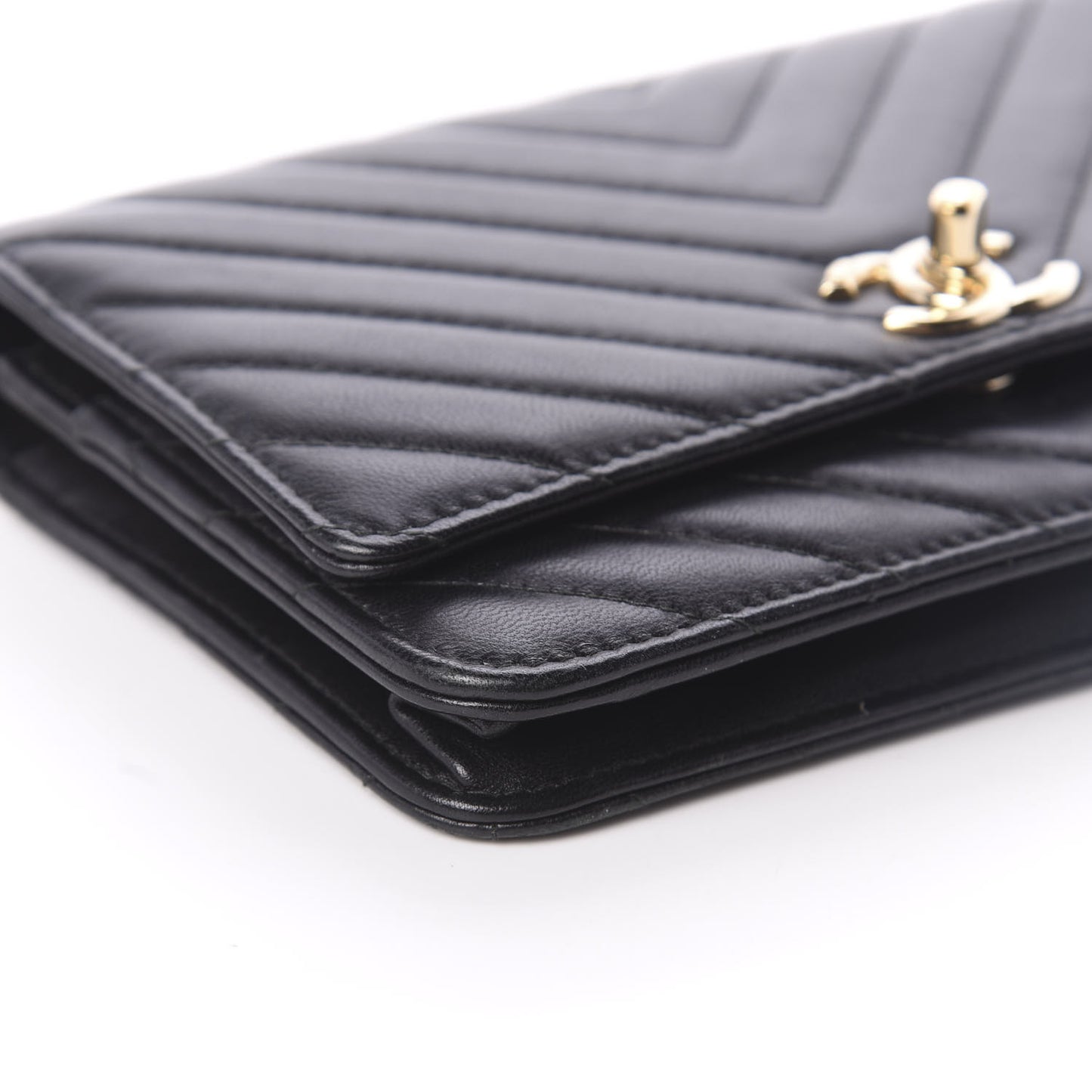 Lambskin Chevron Quilted Tendy CC Wallet On Chain WOC Black