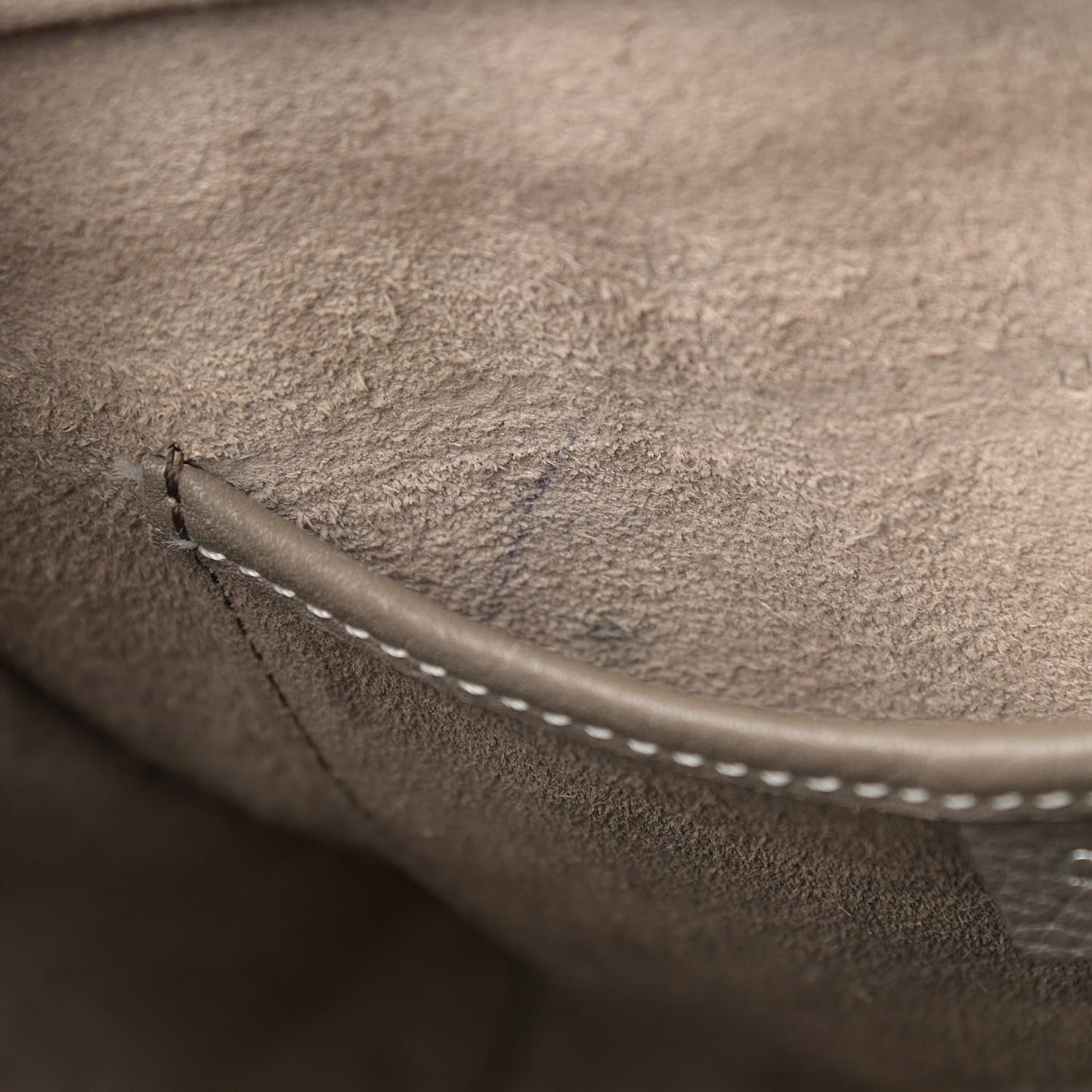 Drummed Calfskin Nano Luggage Souris