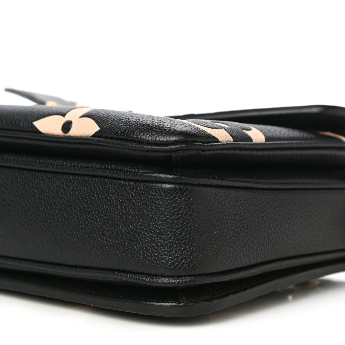 Empreinte Monogram Giant Pochette Metis Black Beige
